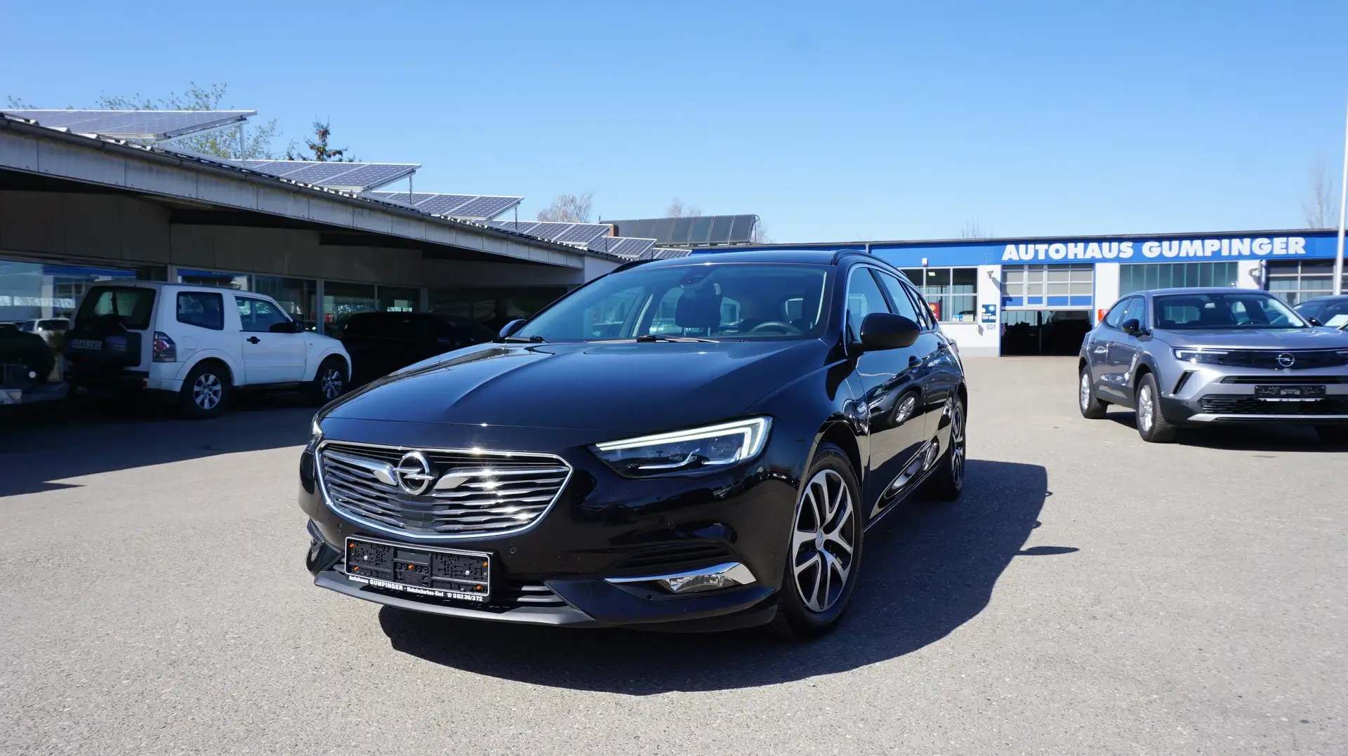 Opel Insignia Sports Tourer 1.5 DI Turbo Business Edition Schwarz - 1
