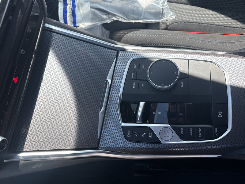 BMW 330 e SHZ LED Panorama-Glasdach — photo 14