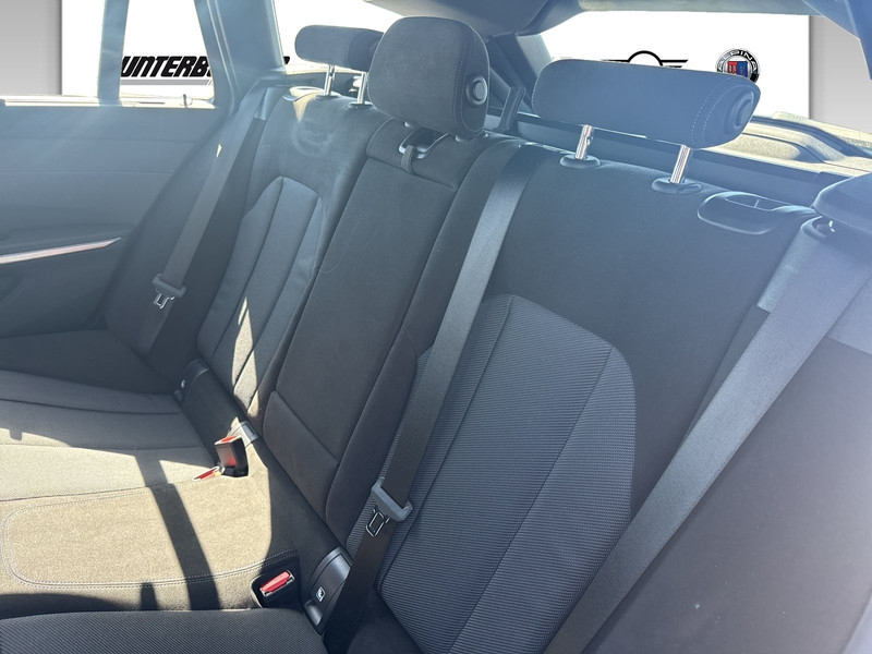 BMW 330 e SHZ LED Panorama-Glasdach — photo 11