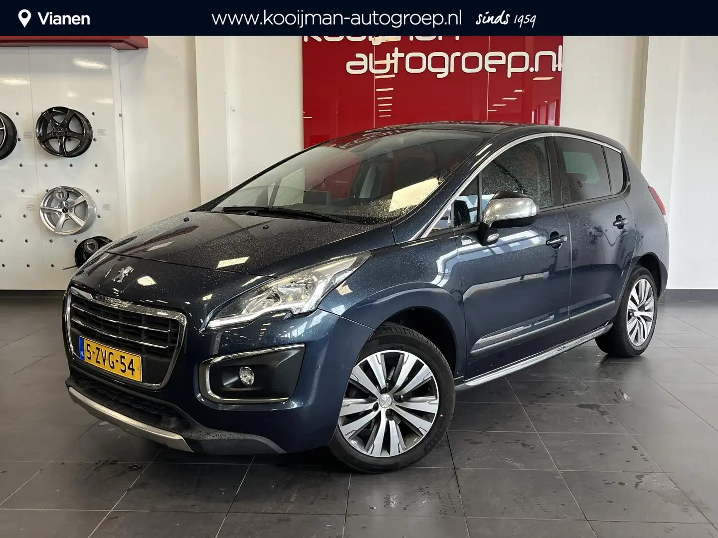 Peugeot 3008 1.6 THP Style met Trekhaak, Cruise Control, Panora Blauw - 1