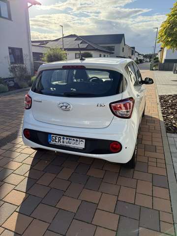 Imagine Hyundai i10 1.2 YES!