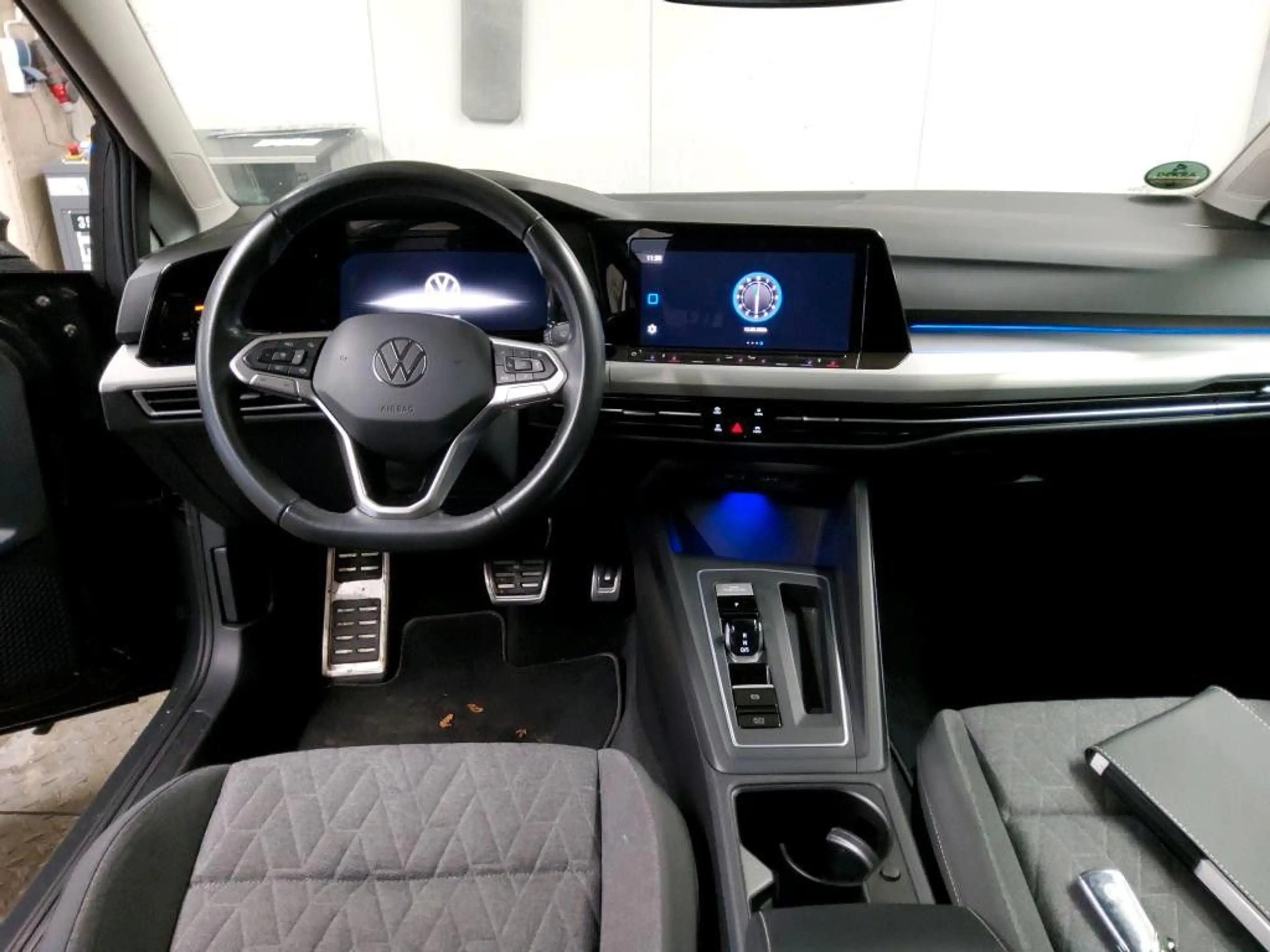 Volkswagen Golf VIII Lim. Move 2.0 TDI SCR 110kW — photo 5