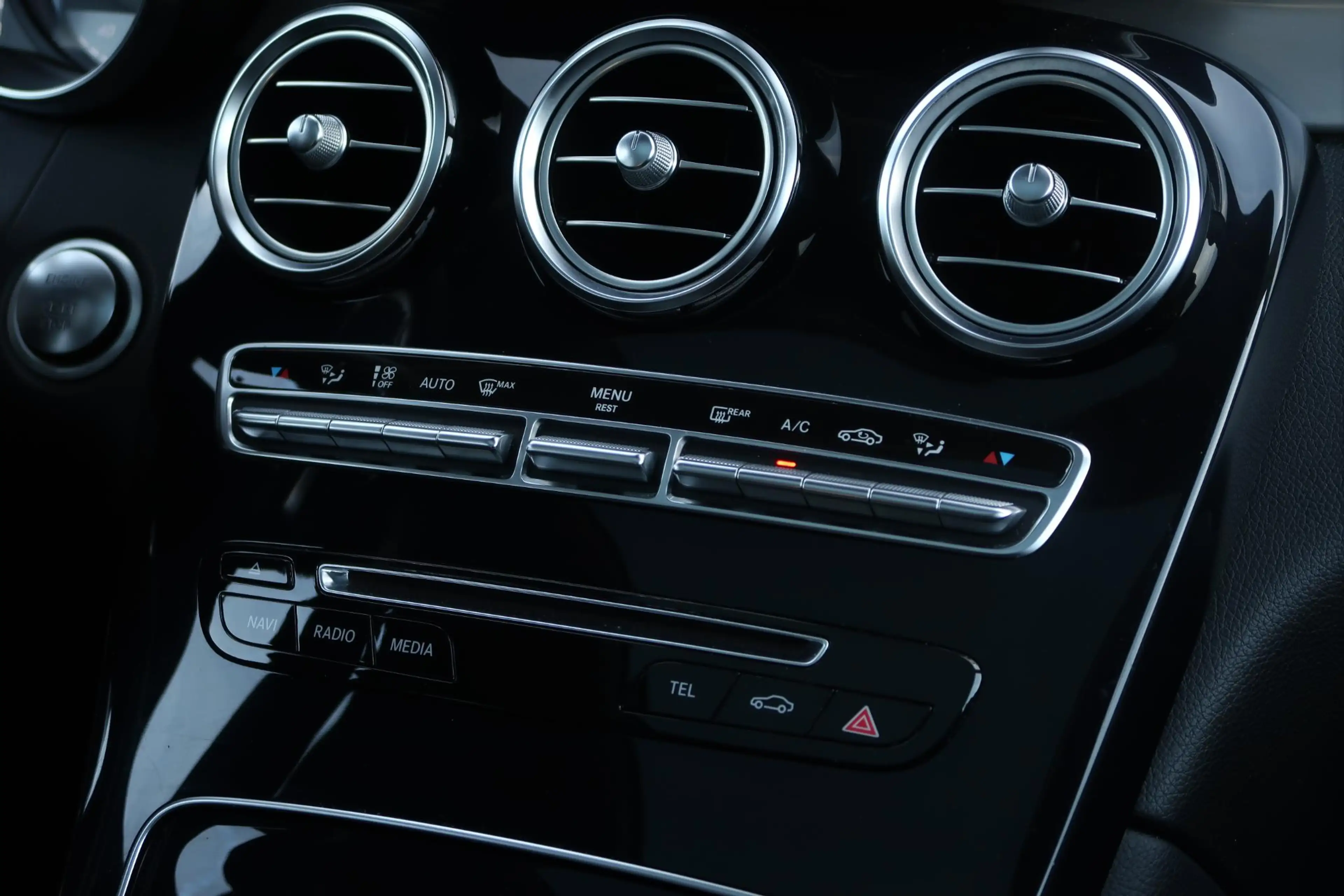 Mercedes-Benz GLC 350 d 4MATIC Premium Plus AMG/ PANO/ AIRM/ MEMORY/ 360 — photo 9