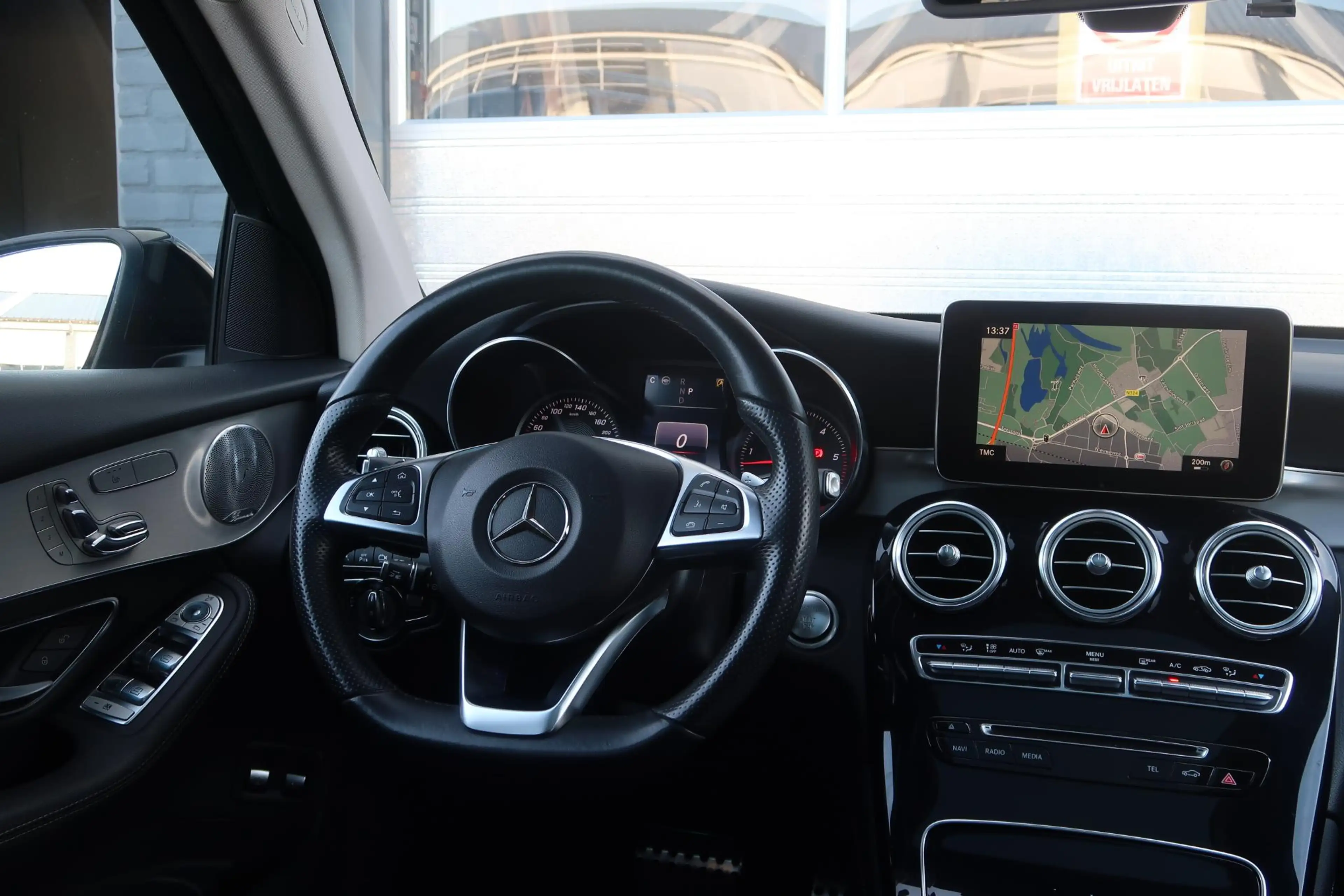 Mercedes-Benz GLC 350 d 4MATIC Premium Plus AMG/ PANO/ AIRM/ MEMORY/ 360 — photo 7