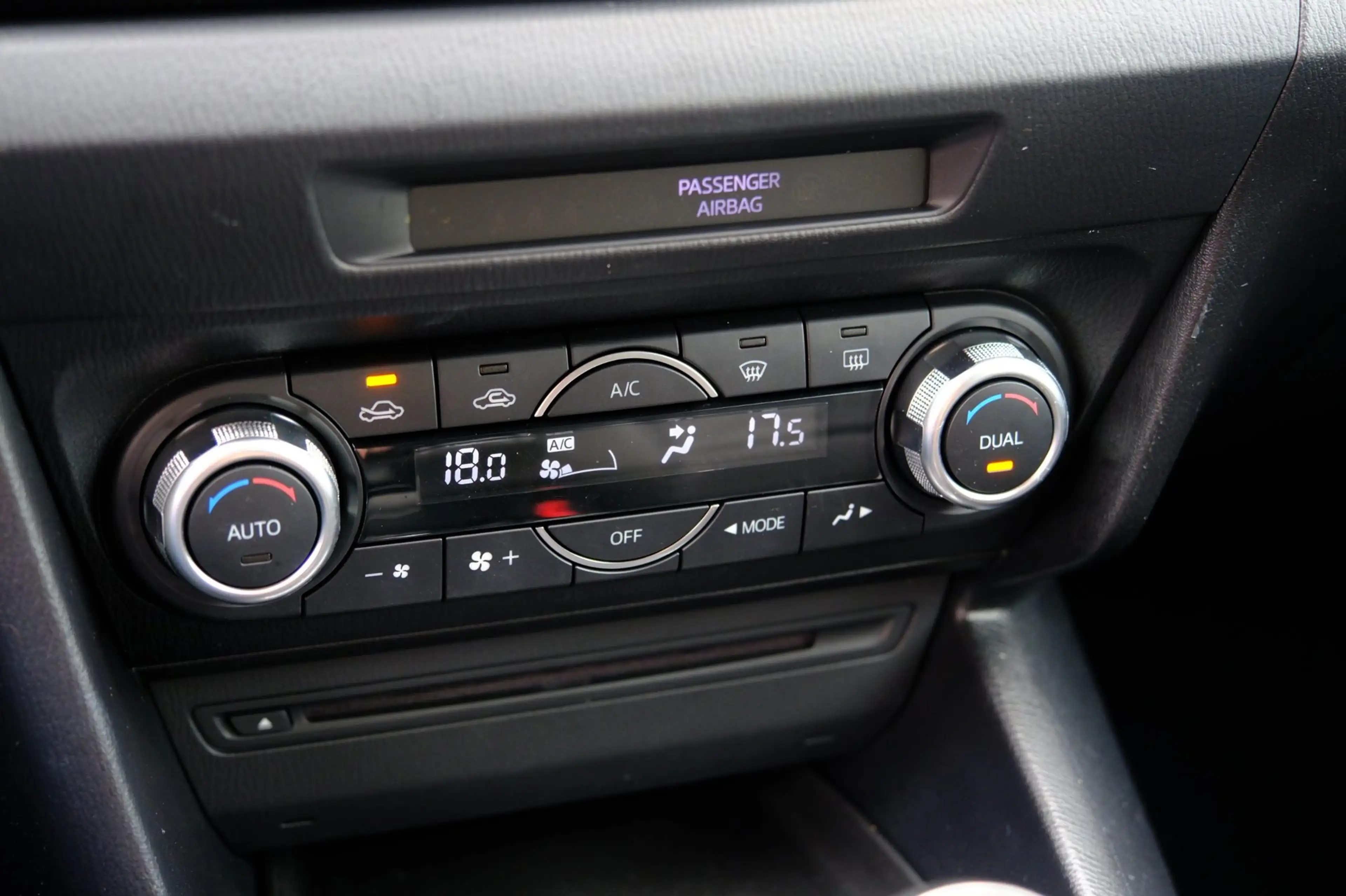 Mazda 3 2.0 TS Navi|1e Eig|Clima|LMV — photo 12
