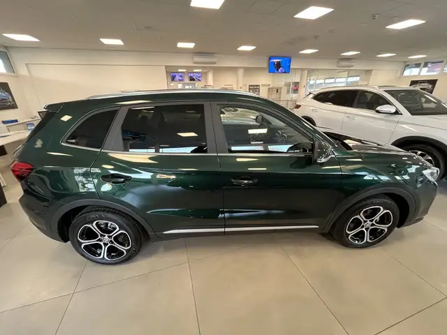 MG ZS view 4