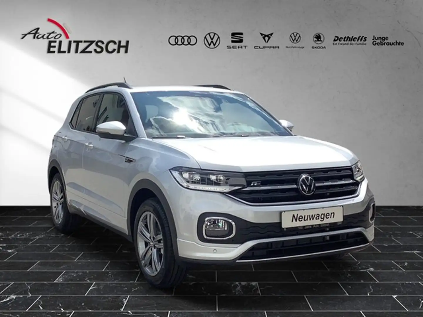 Volkswagen T-Cross TSI R-Line DSG LED ACC Climatronic PDC SH LM Schwarz - 2