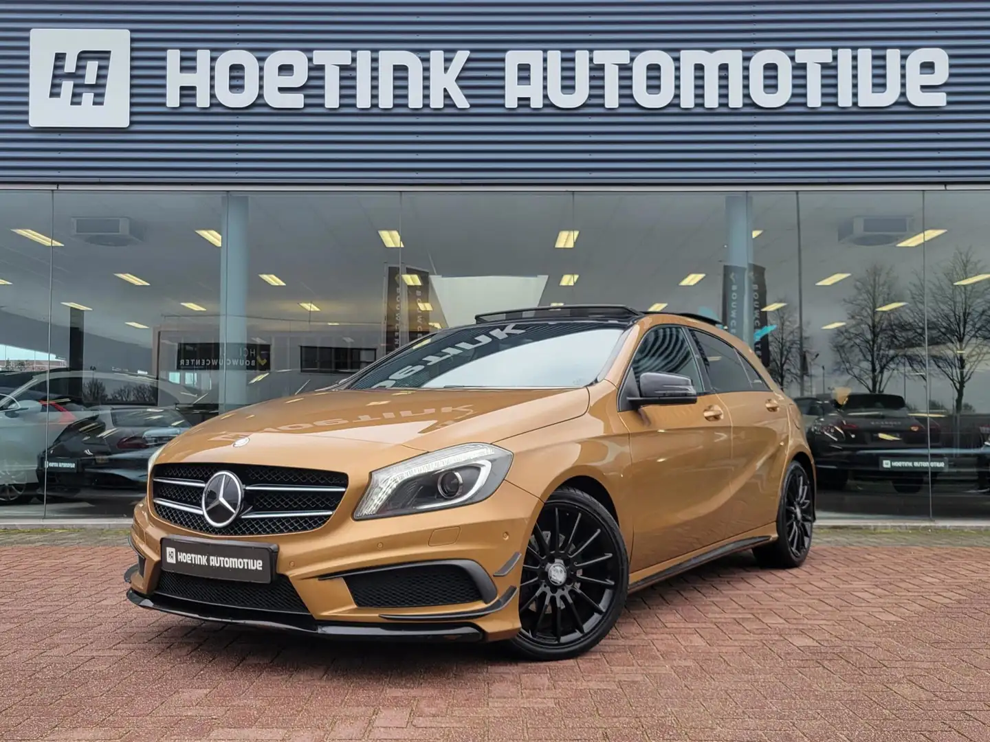 Mercedes-Benz A 180 AMG | Pano | Camera | Night Goud - 1