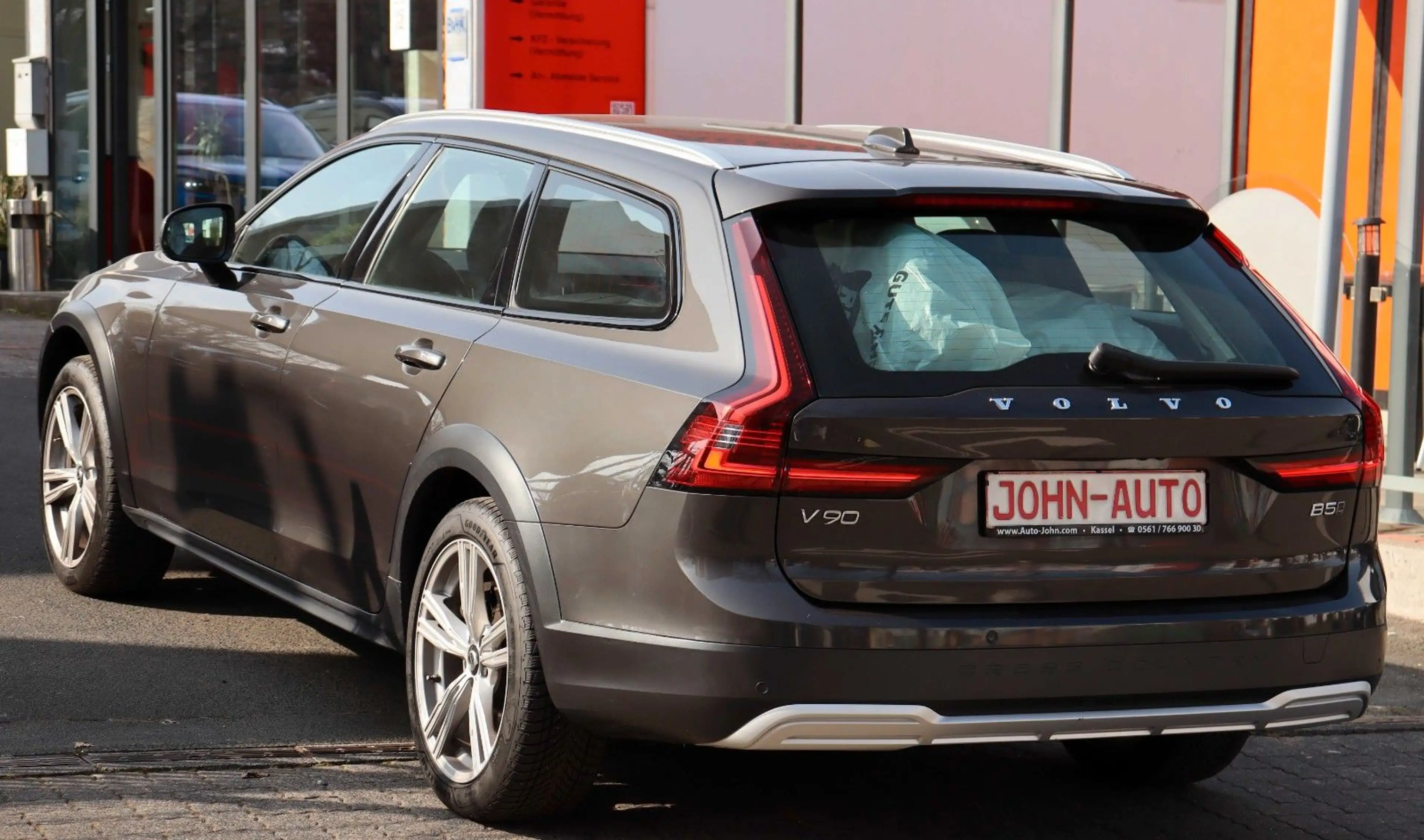 Volvo V90 Cross Country Pro AWD*1.Hd*AHK*8 Räder*235PS — photo 7