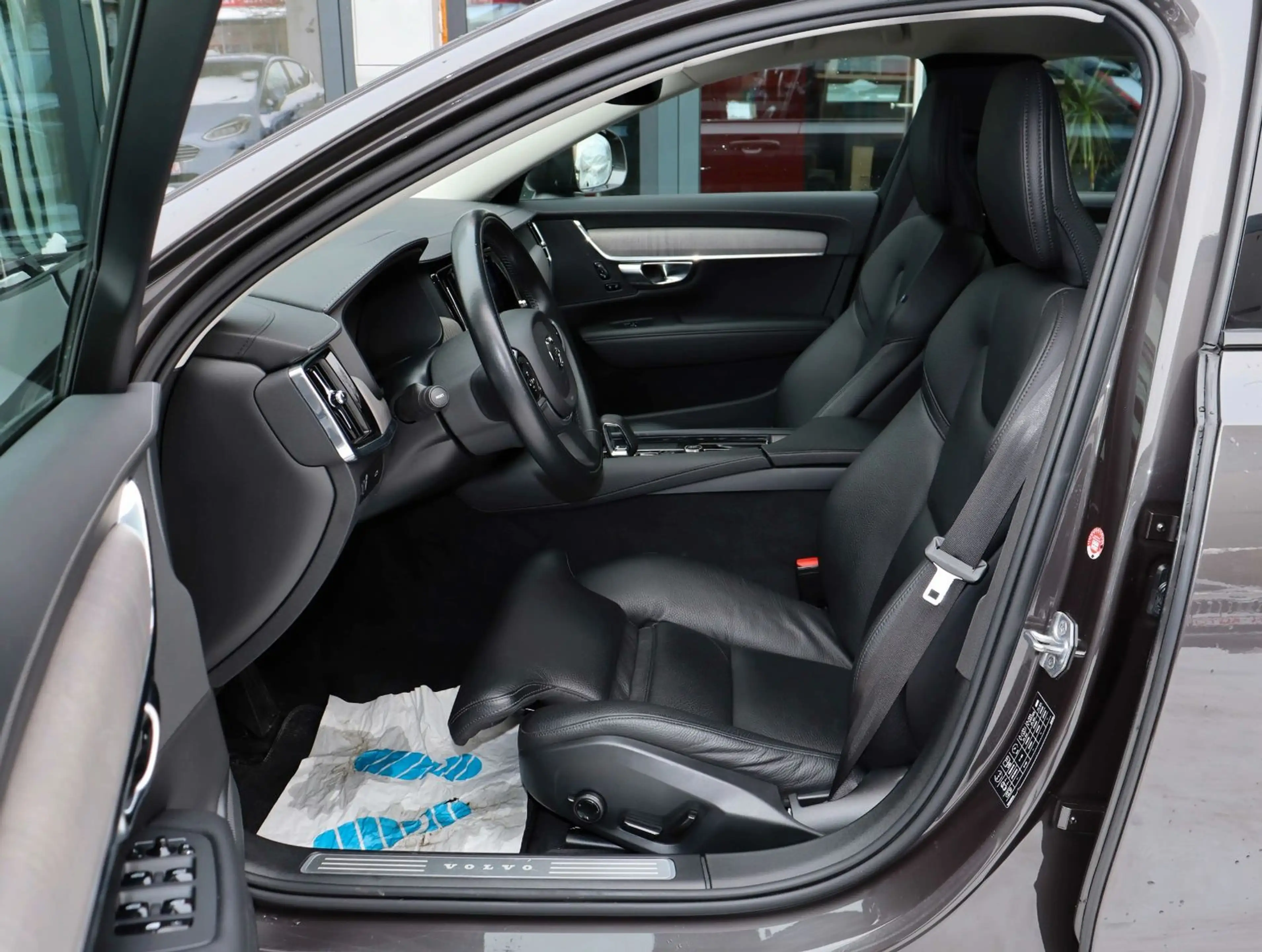 Volvo V90 Cross Country Pro AWD*1.Hd*AHK*8 Räder*235PS — photo 9