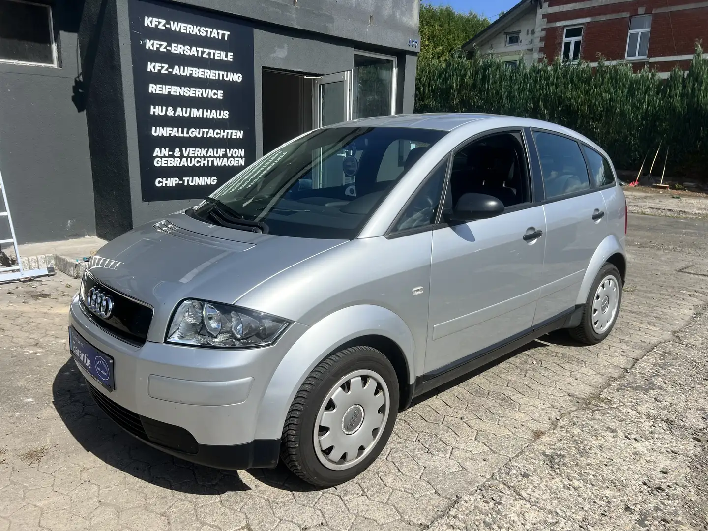 Audi A2 1.4/1 Hand-Rentnerfahrzeug/Scheckheftgepflegt Silber - 2