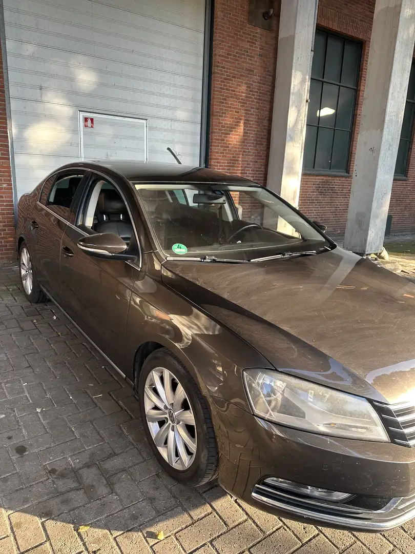 Volkswagen Passat 1.4 TSI High Exec L. Brun - 1