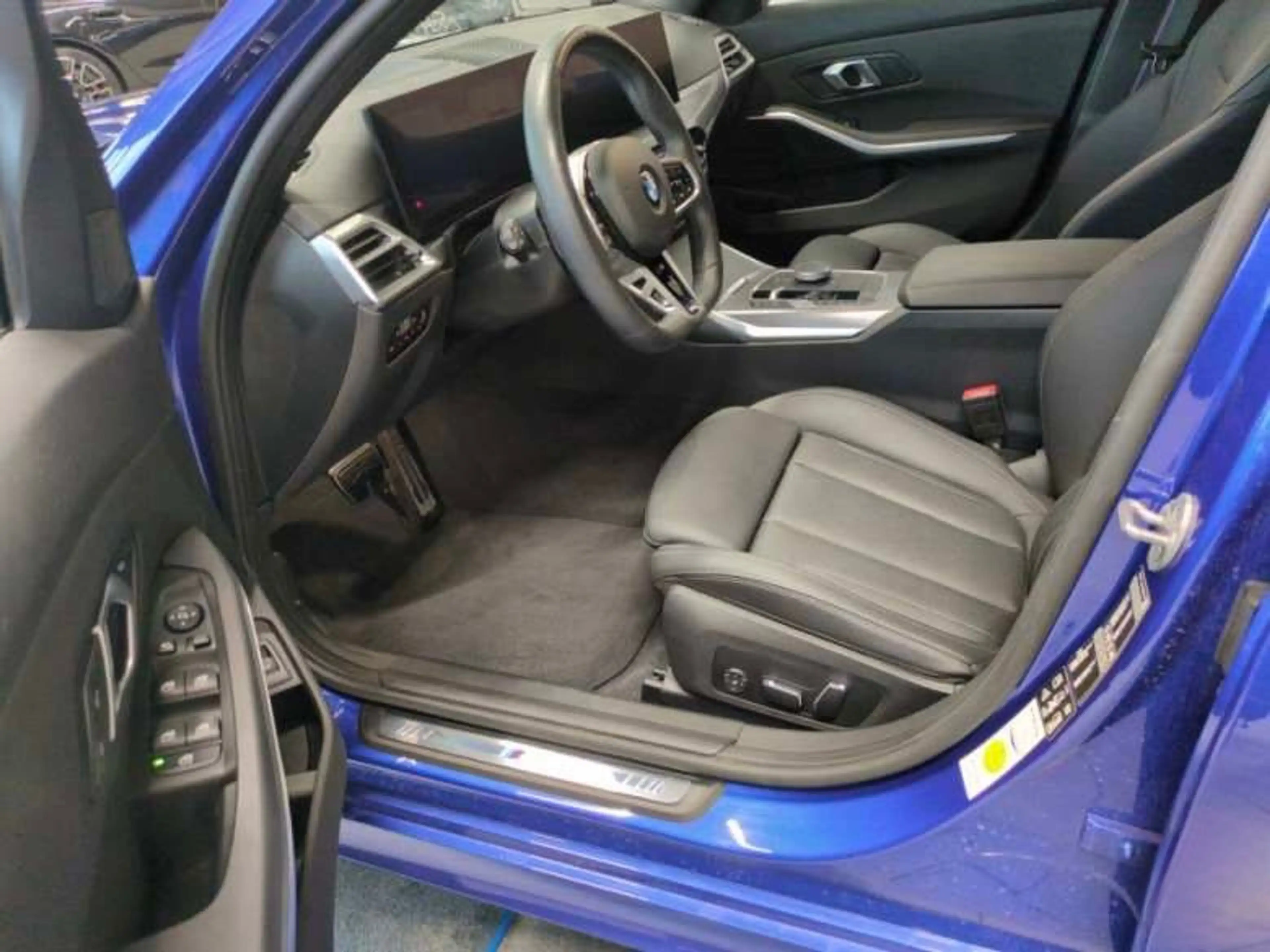 BMW 320 d xDrive M Sport PRO AHK/360°/HUD/KMFRTZGNG/19" — photo 5