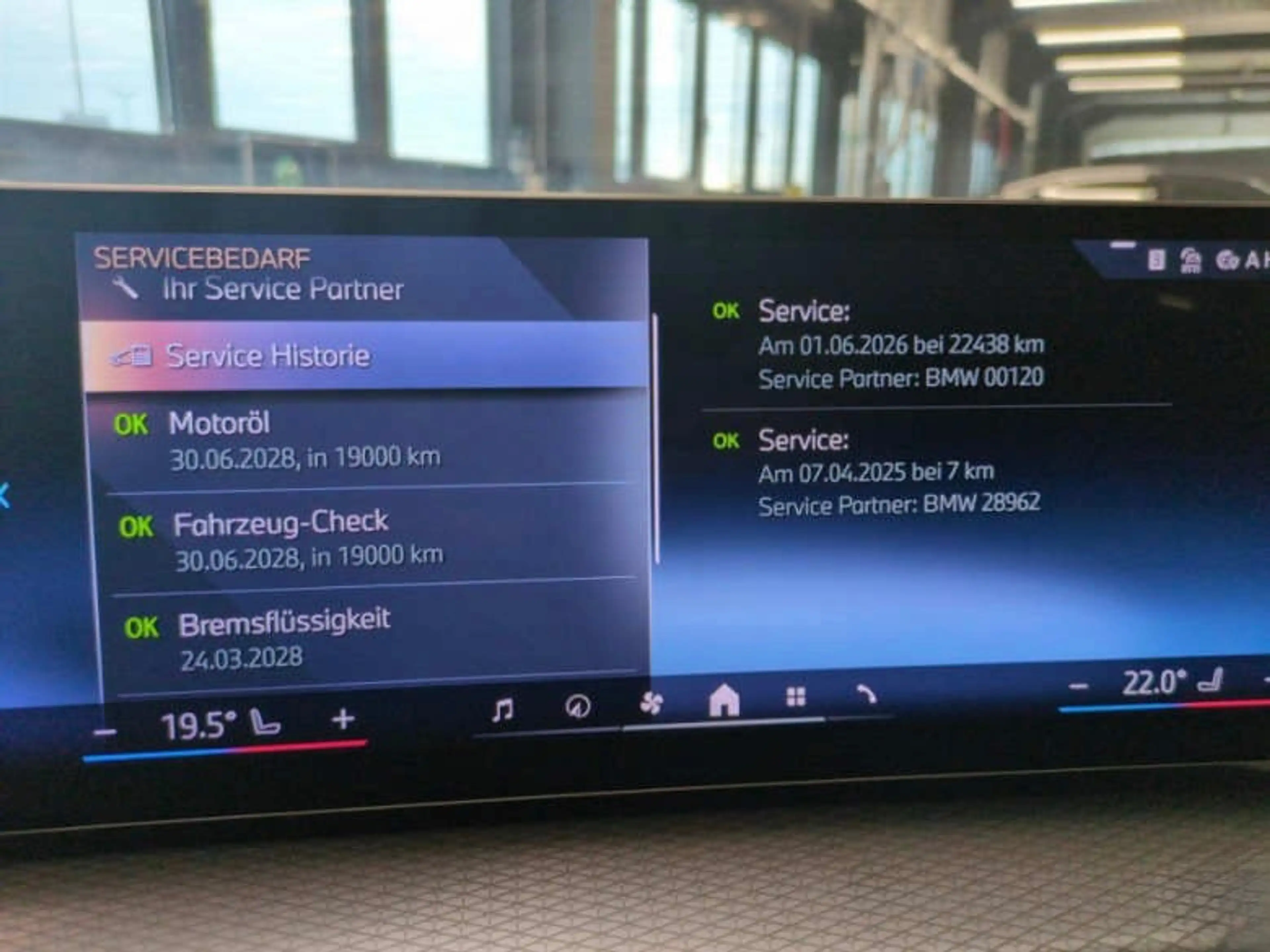 BMW 320 d xDrive M Sport PRO AHK/360°/HUD/KMFRTZGNG/19" — photo 7