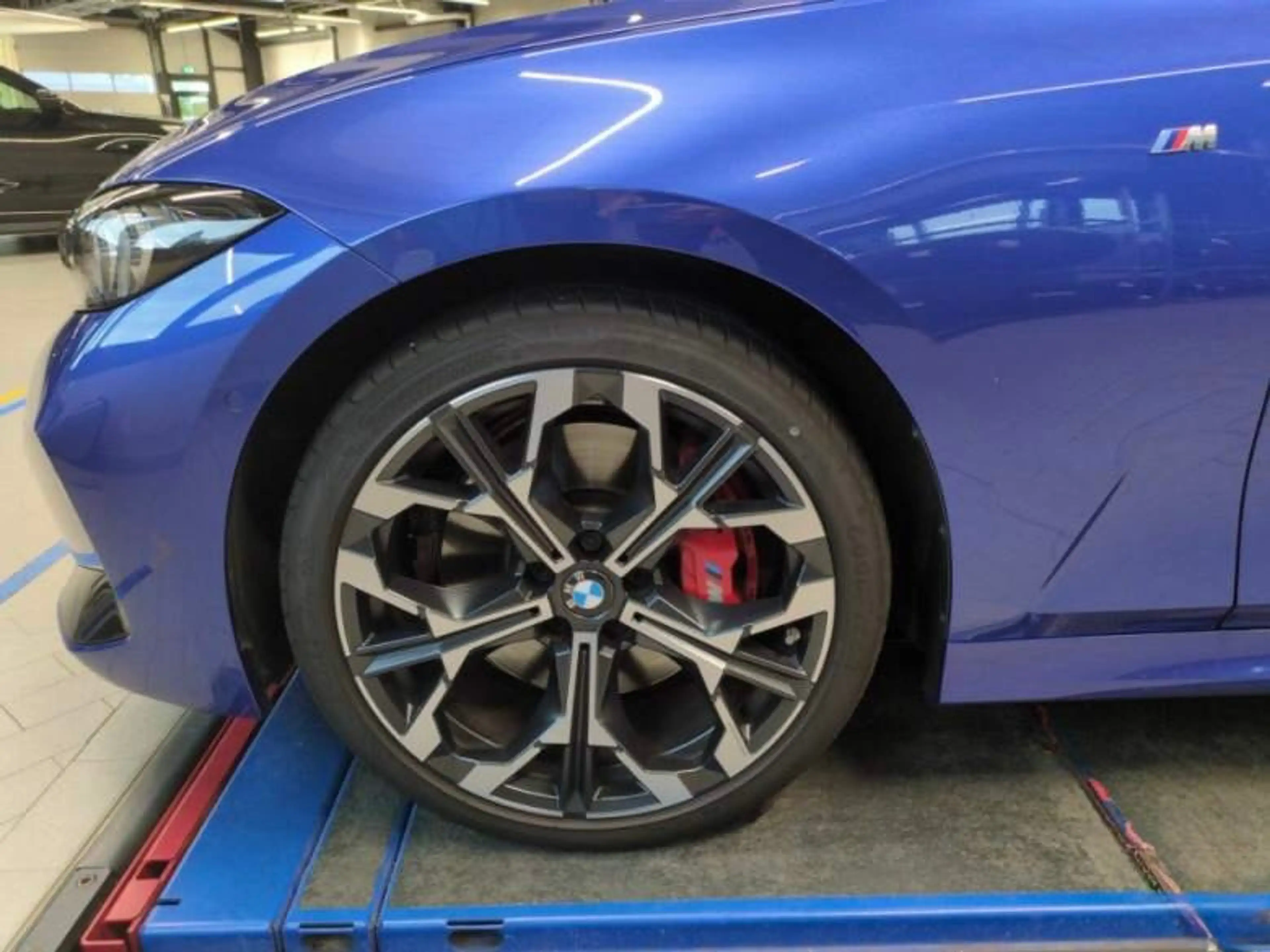 BMW 320 d xDrive M Sport PRO AHK/360°/HUD/KMFRTZGNG/19" — photo 3