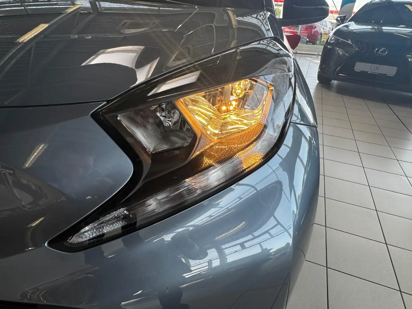 Toyota Aygo X 1.0 VVT-i CVT Teamplayer AppleCarPlay, BT Grijs - 2