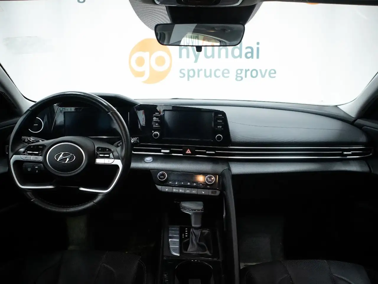 Hyundai ELANTRA снимка Hyundai ELANTRA