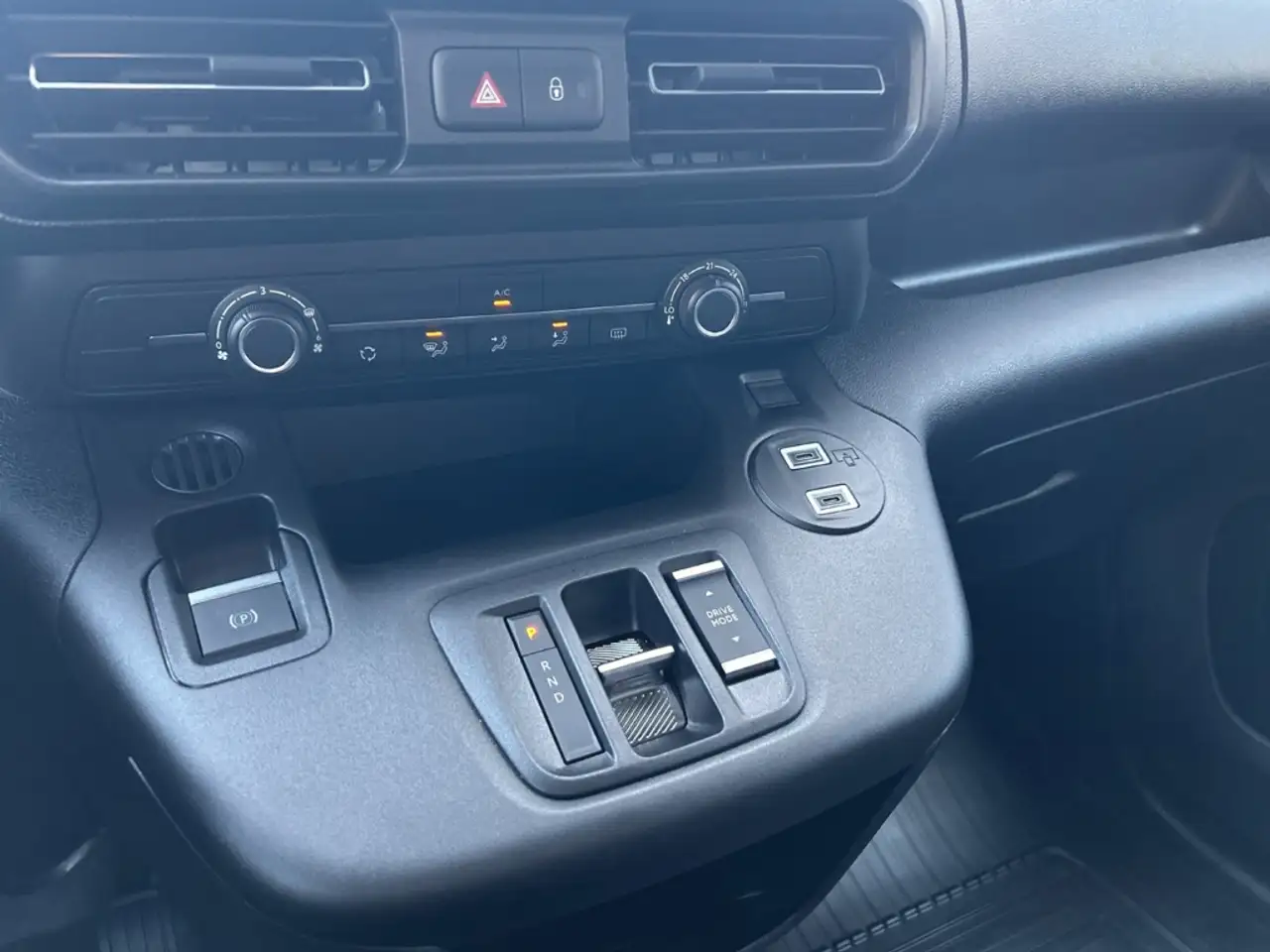 Toyota Proace City L1 Electric Meister 50kWh +Glas hinten 14