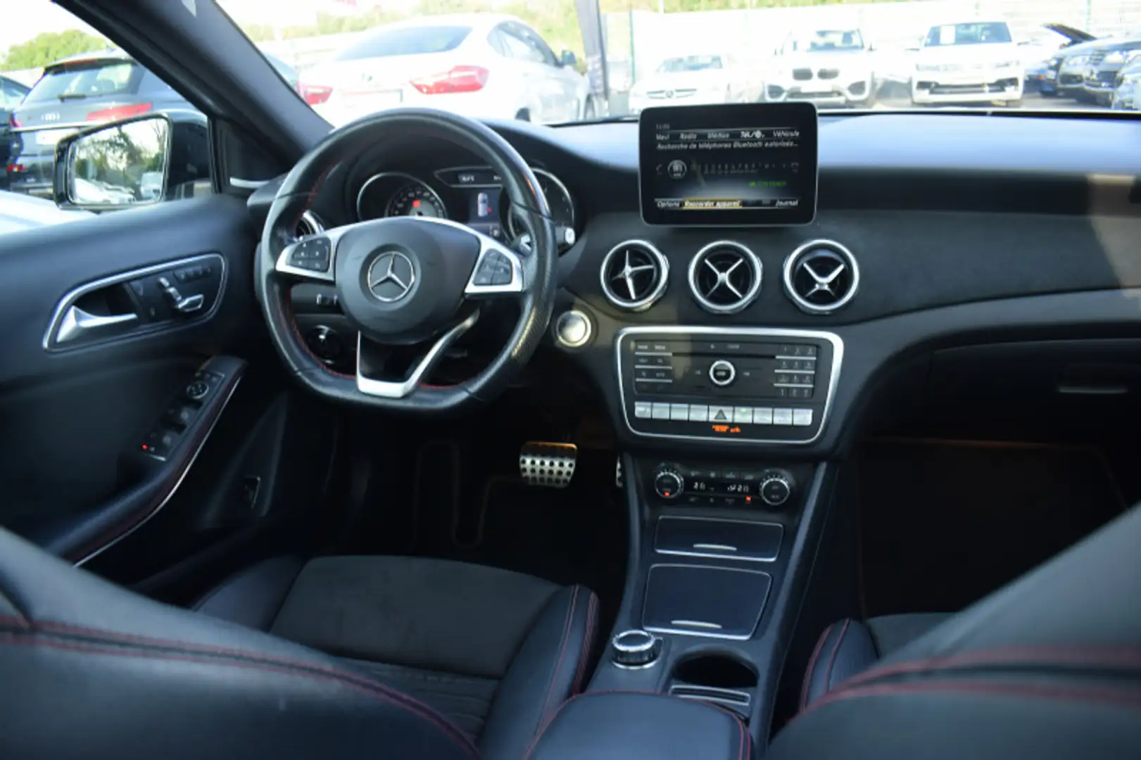 Mercedes-Benz GLA 220 220 D 170CH FASCINATION 4MATIC 7G-DCT EURO6C Grau - 2