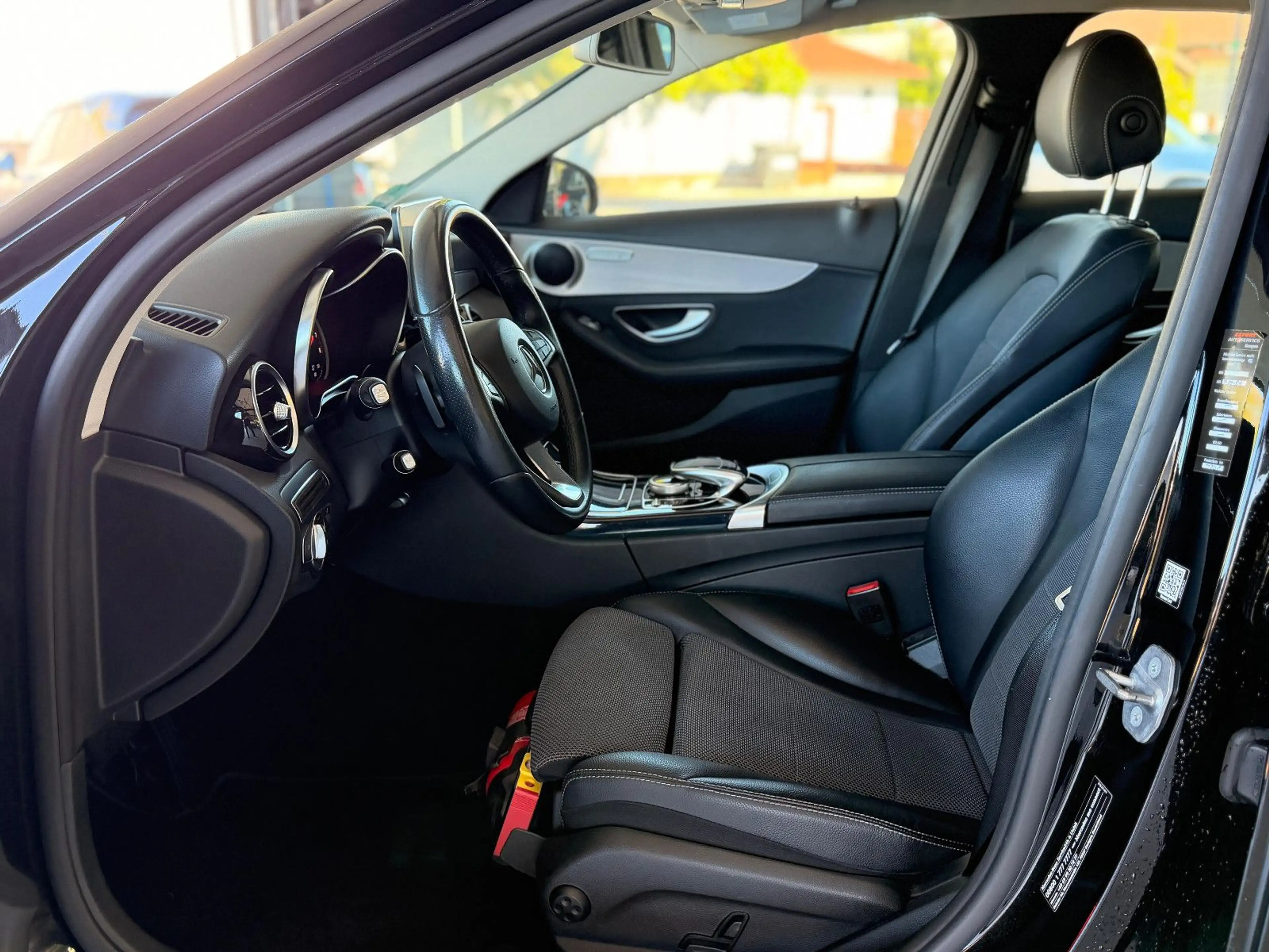 Mercedes-Benz C 400 4Matic-PDC-TEMP-KAMERA-SCHIEBE-AVANTGARDE — photo 10