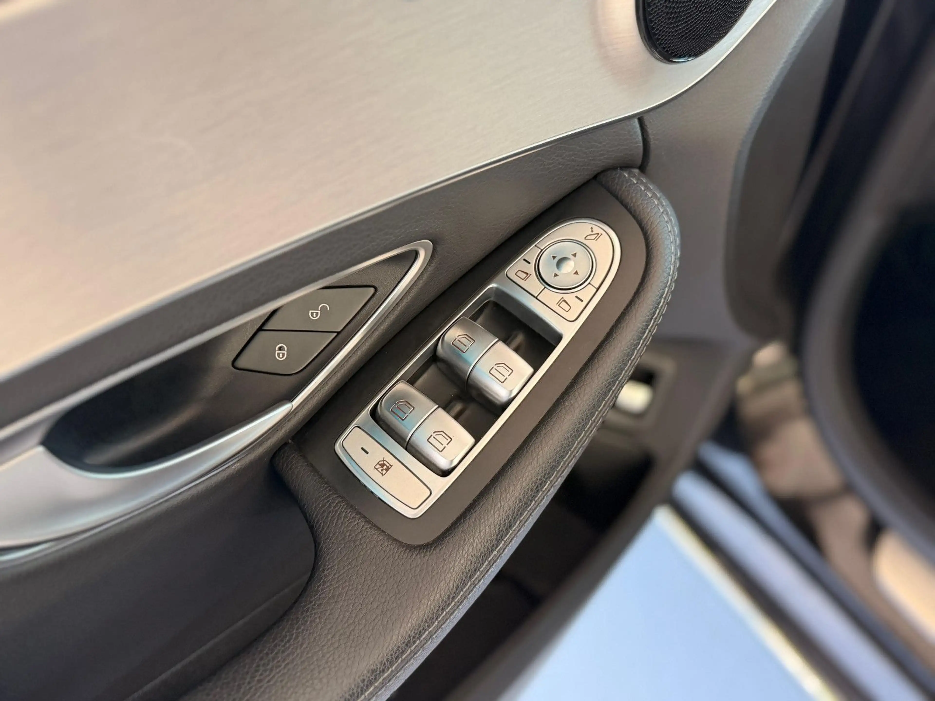 Mercedes-Benz C 400 4Matic-PDC-TEMP-KAMERA-SCHIEBE-AVANTGARDE — photo 15