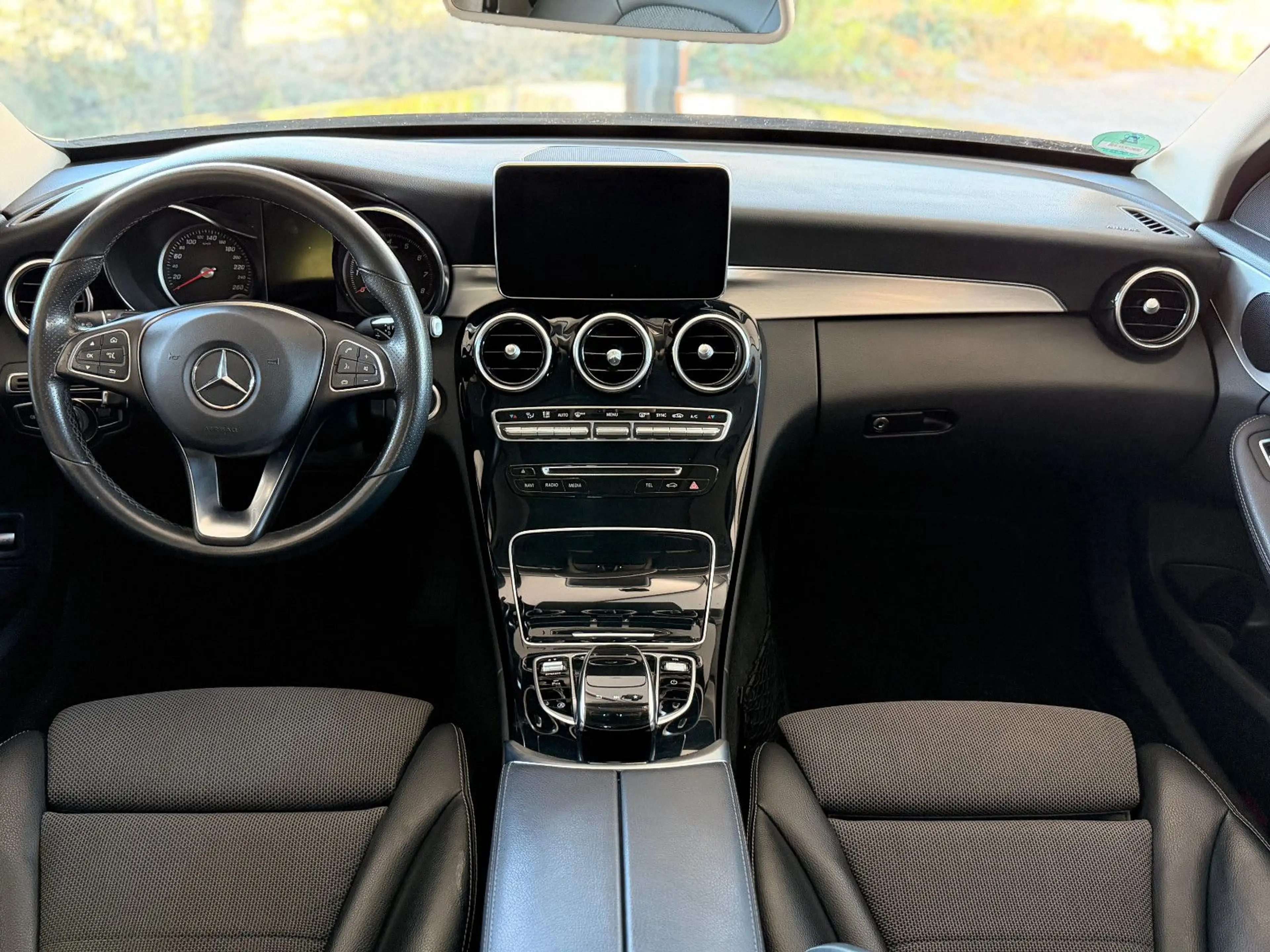 Mercedes-Benz C 400 4Matic-PDC-TEMP-KAMERA-SCHIEBE-AVANTGARDE — photo 12