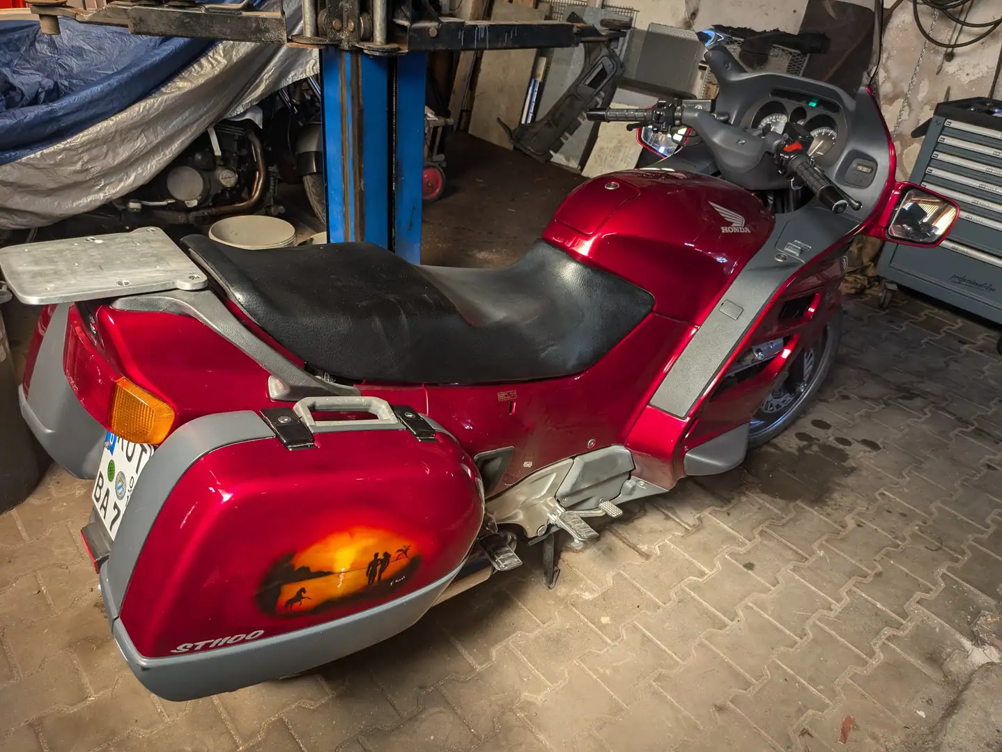 Honda Pan European 296 SC26 Rot - 1