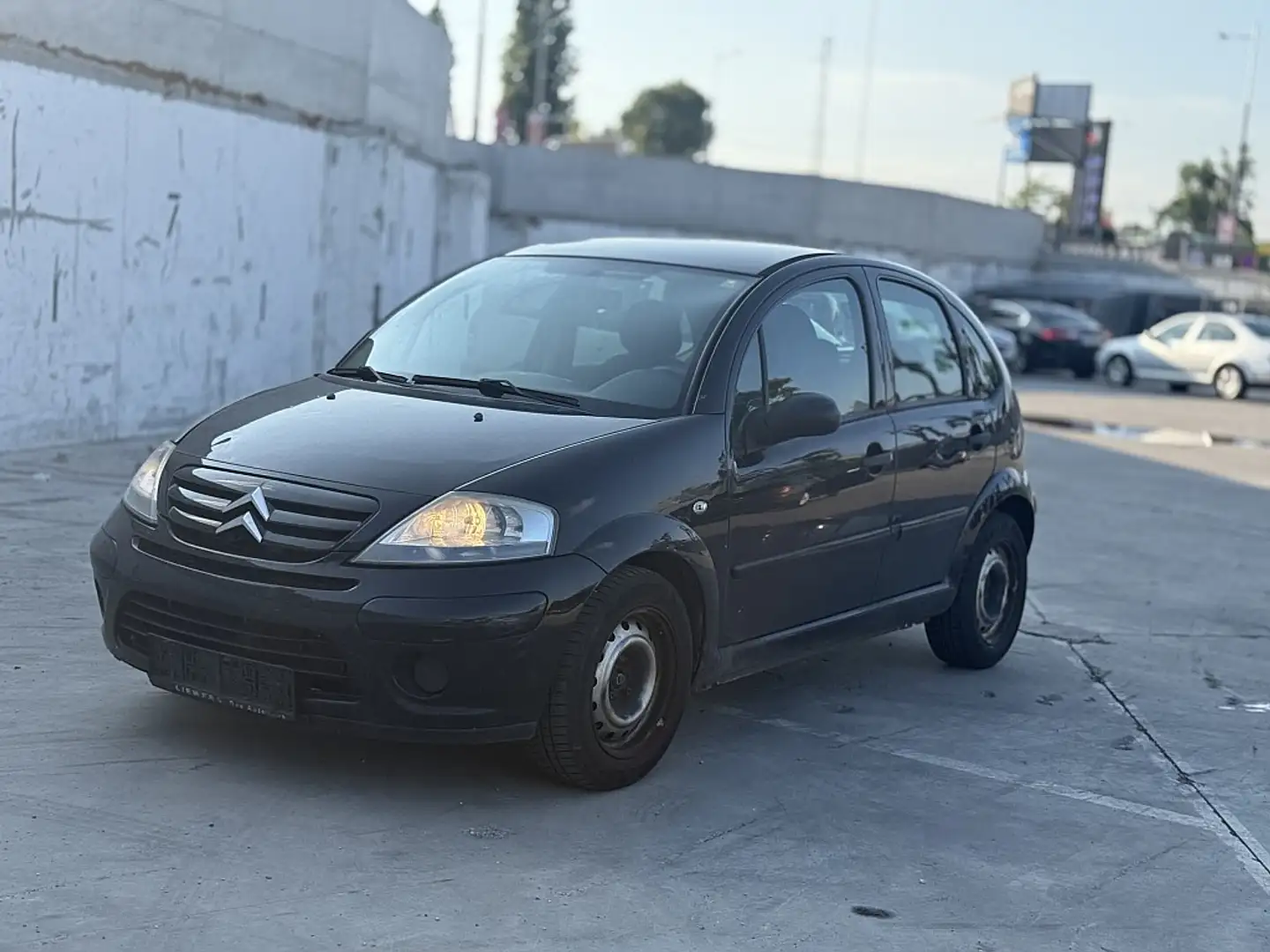 Citroen C3 1,4i First 2 |PICKERL NEU BIS 07/2026| Schwarz - 1