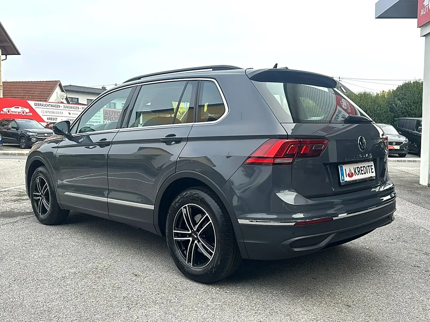 Volkswagen Tiguan 1.5 TSI *1.Besitz, Sitz+Lenkradheizung* Grau - 2