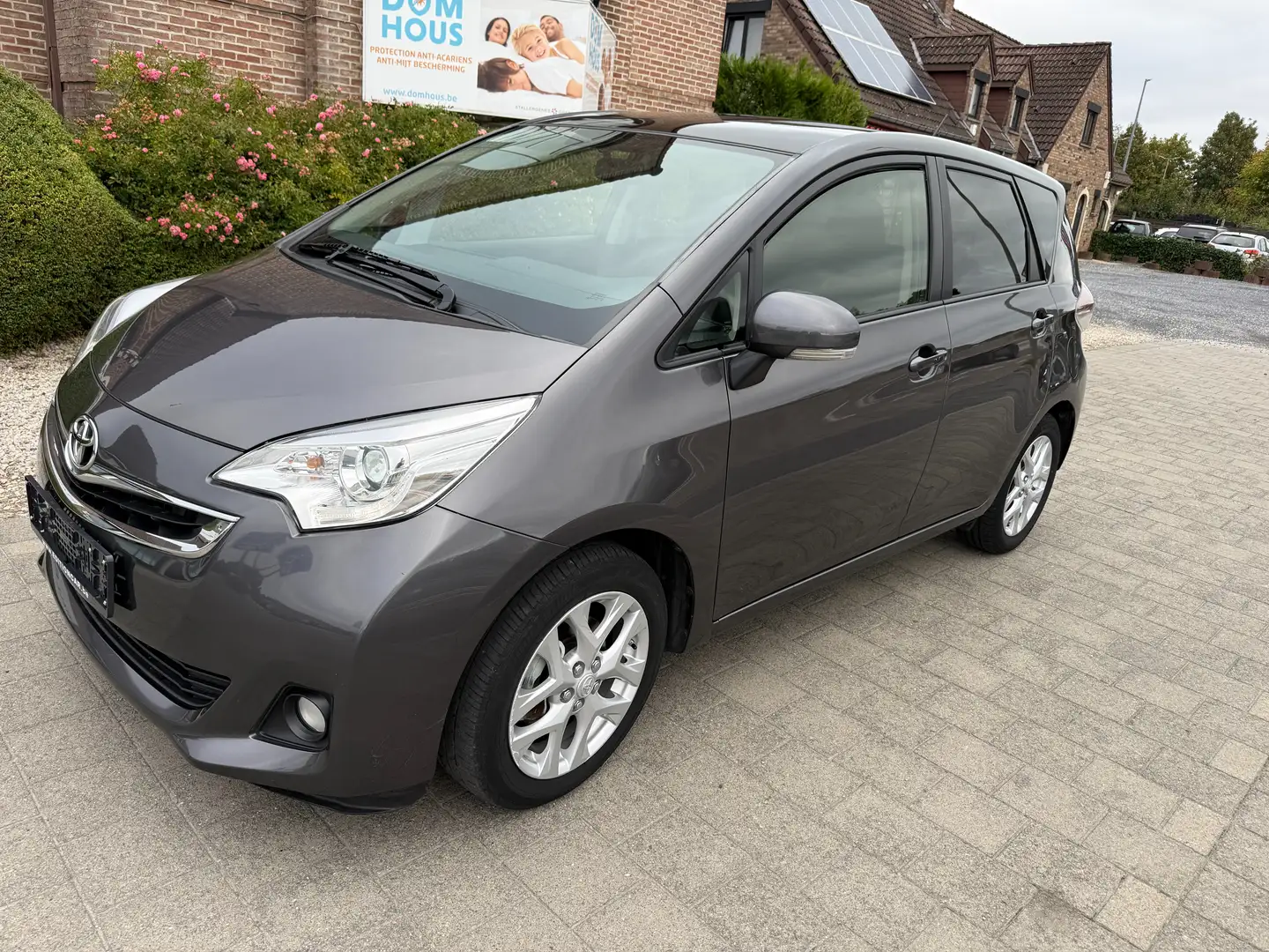 Toyota Verso-S Verso S 1.33 VVT-i Comfort Gris - 2