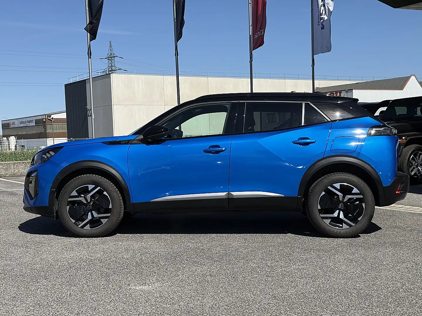 Peugeot 2008 Hybrid 136 e-DCS6 GT Blau - 2