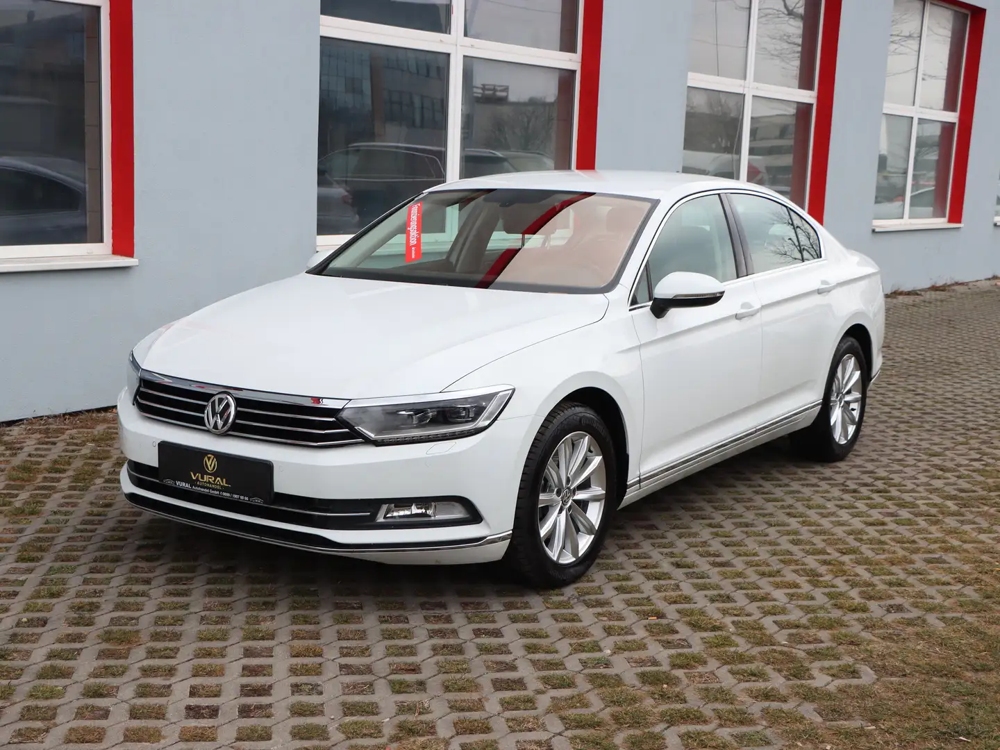 Volkswagen Passat 2,0TDI SCR Highline DSG | LEDER | NAVI | Virtual | Blanc - 2