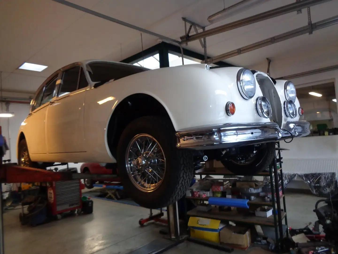 Jaguar MK II LHD 3.8 Weiß - 2