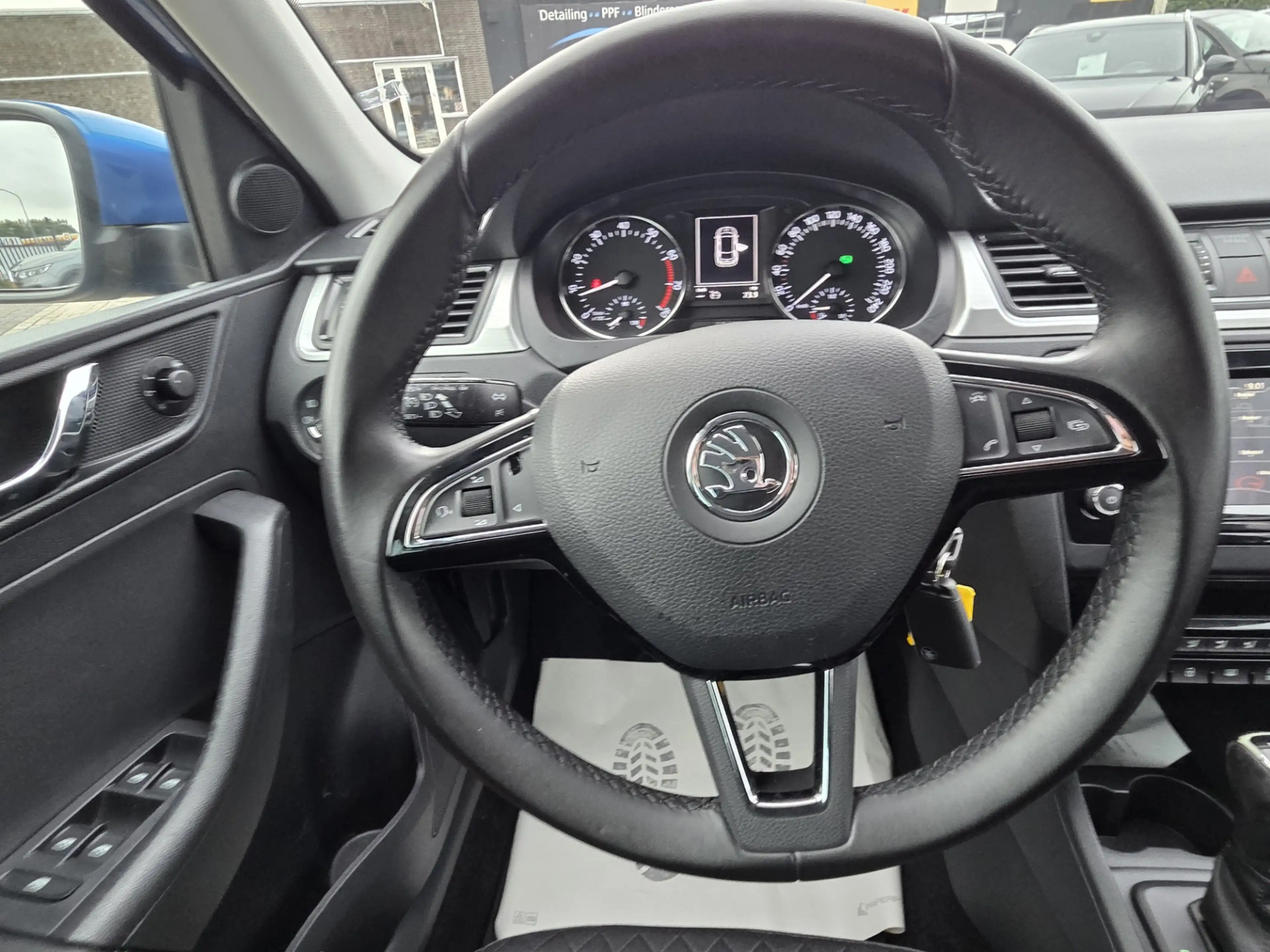 Skoda Rapid/Spaceback 1.2 TSI Greentech Drive/CAMERA/NAVI — photo 11
