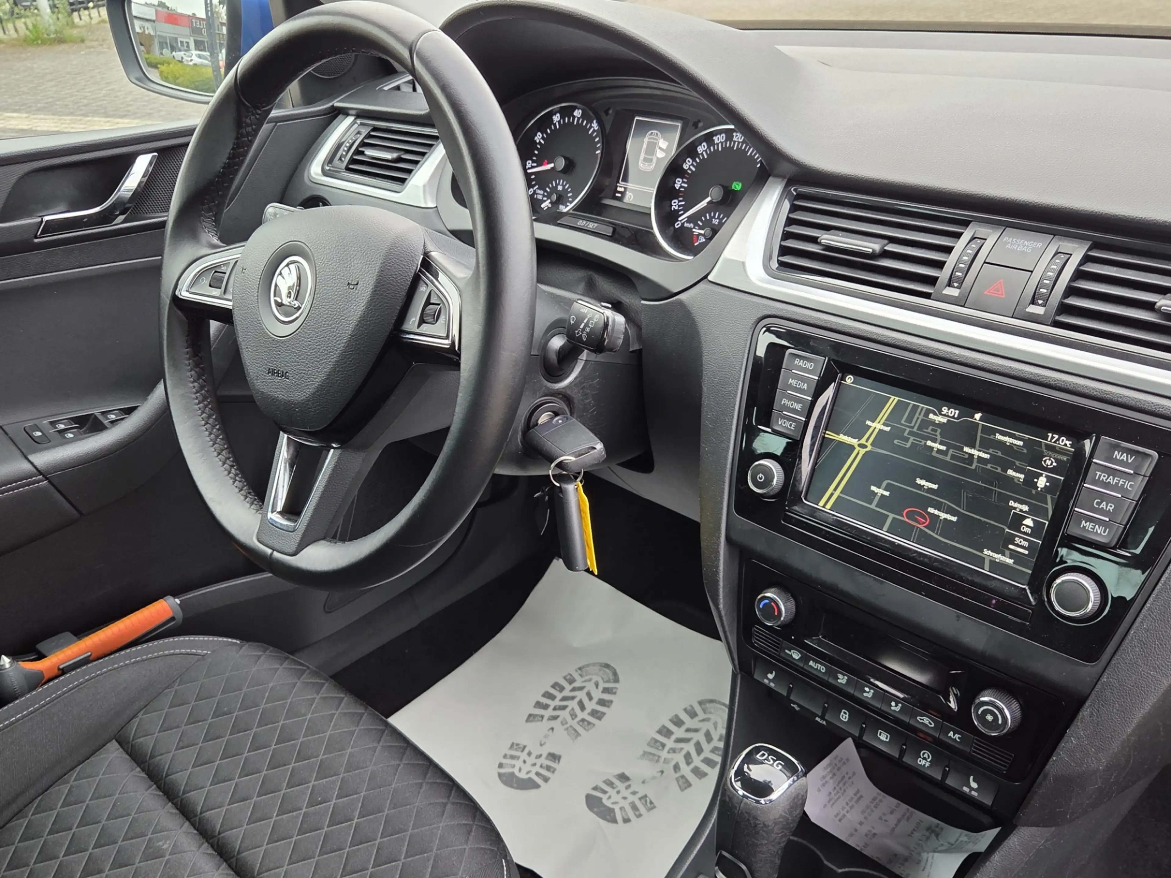 Skoda Rapid/Spaceback 1.2 TSI Greentech Drive/CAMERA/NAVI — photo 7