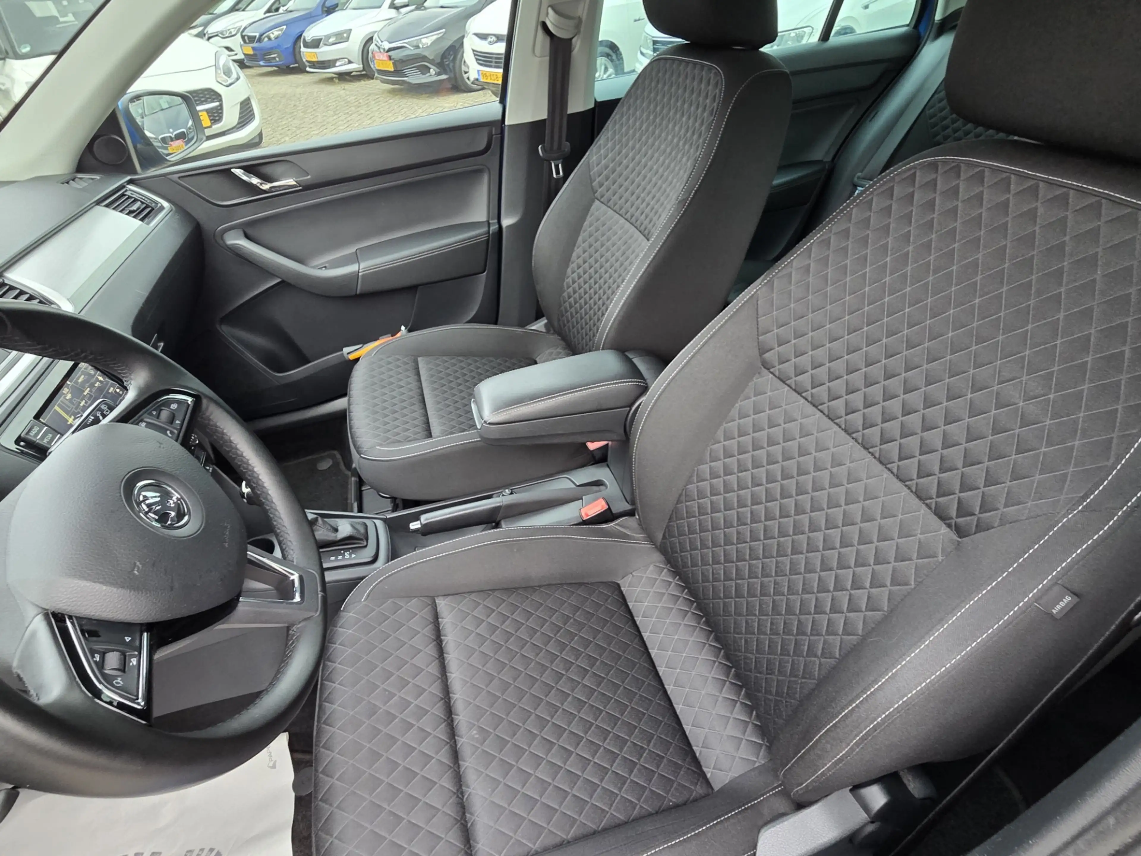 Skoda Rapid/Spaceback 1.2 TSI Greentech Drive/CAMERA/NAVI — photo 13