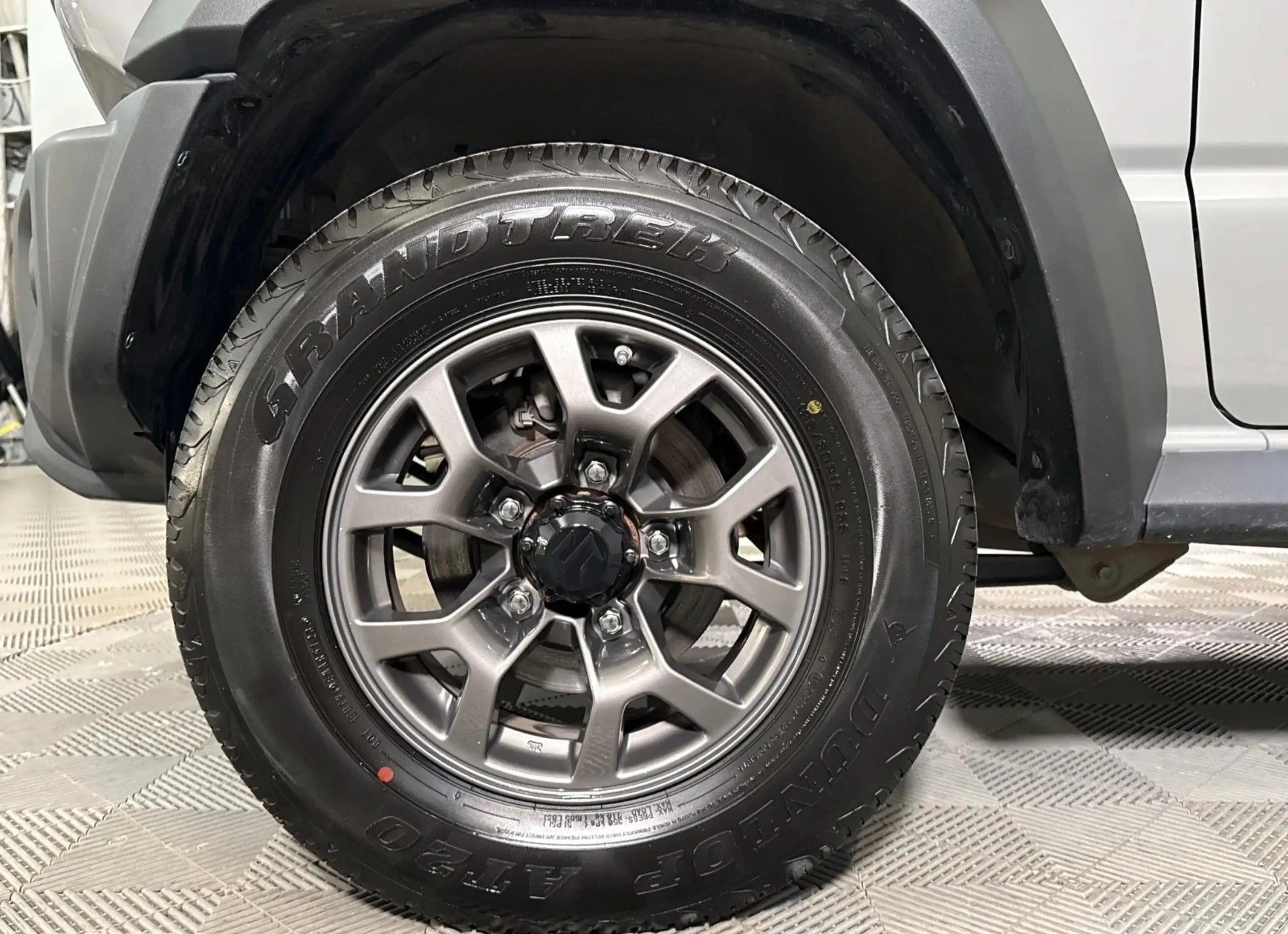 Suzuki Jimny Comfort  AHK Winterräder — photo 5