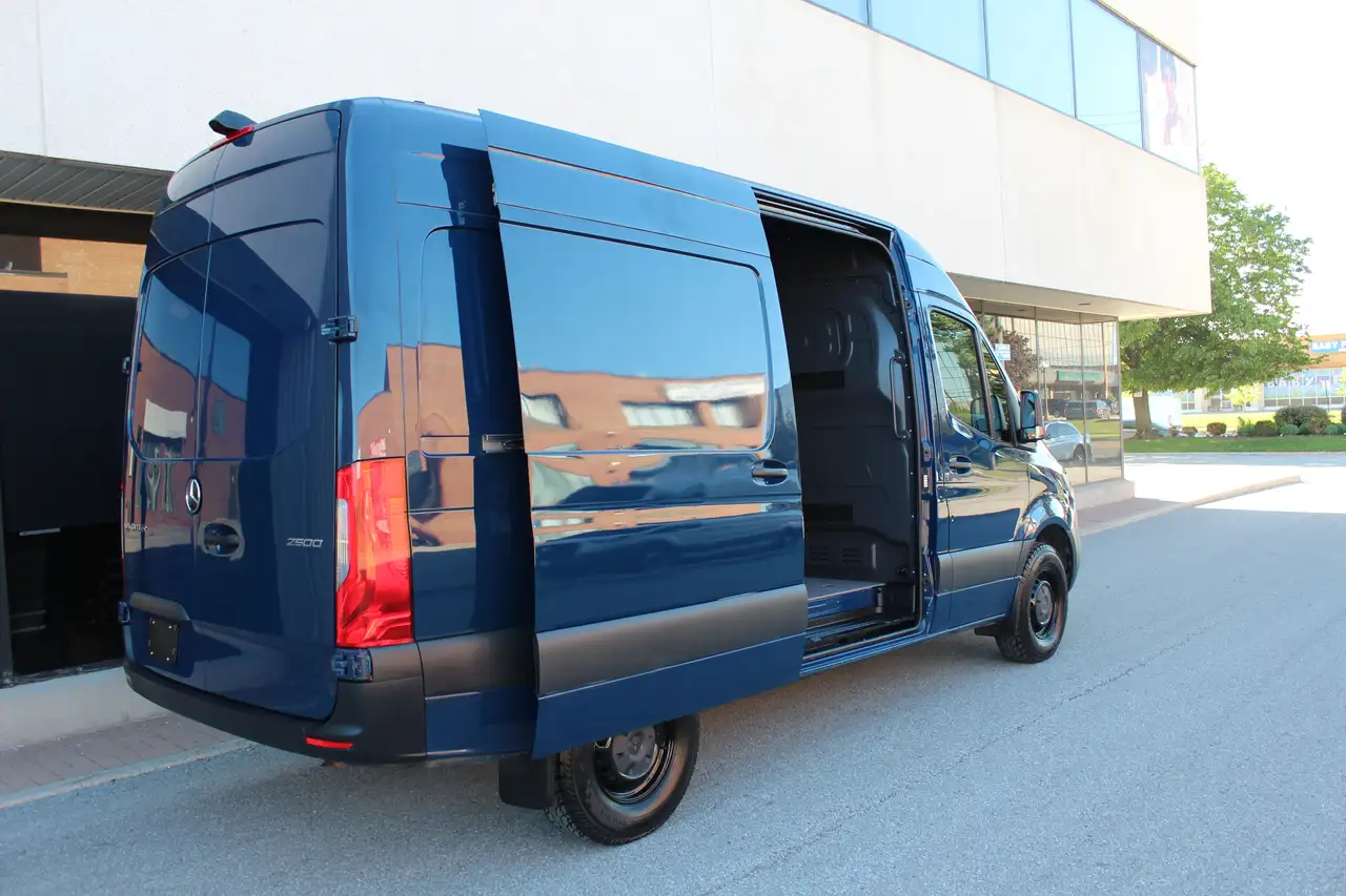 Mercedes-Benz Sprinter снимка Mercedes-Benz Sprinter