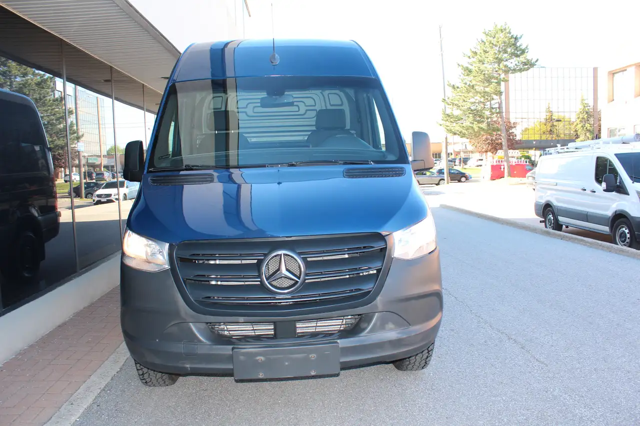 Mercedes-Benz Sprinter снимка Mercedes-Benz Sprinter