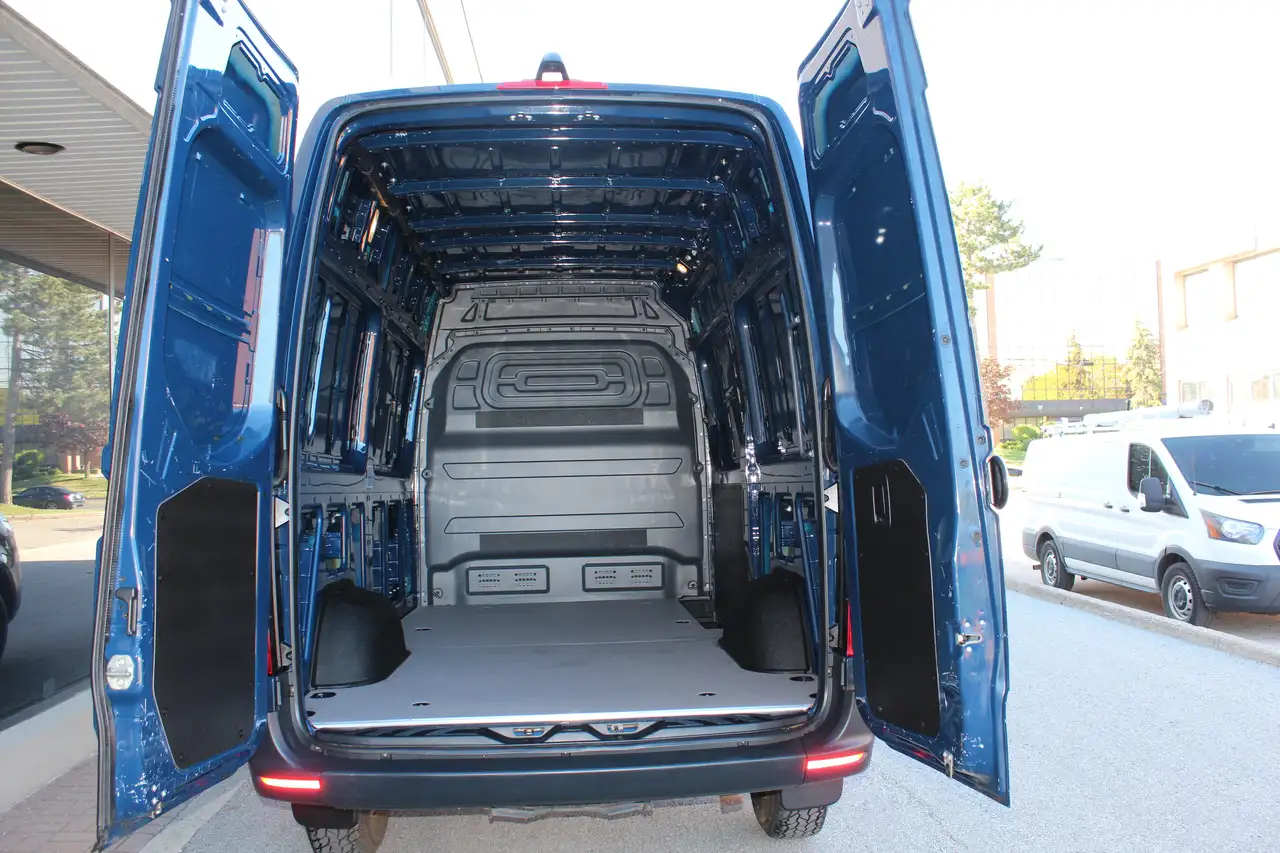 Mercedes-Benz Sprinter снимка Mercedes-Benz Sprinter