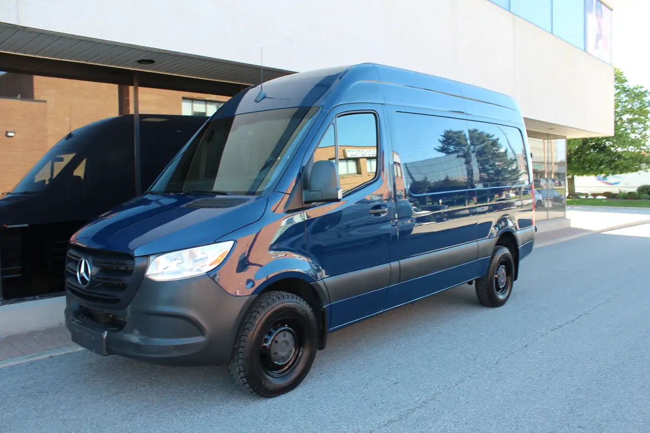 Mercedes-Benz Sprinter снимка Mercedes-Benz Sprinter