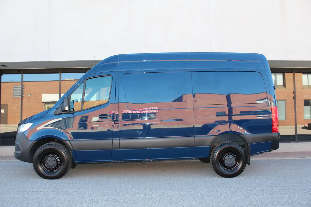 Mercedes-Benz Sprinter снимка Mercedes-Benz Sprinter