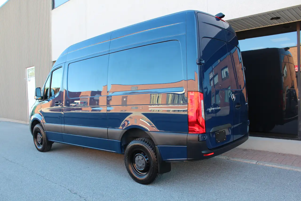 Mercedes-Benz Sprinter снимка Mercedes-Benz Sprinter