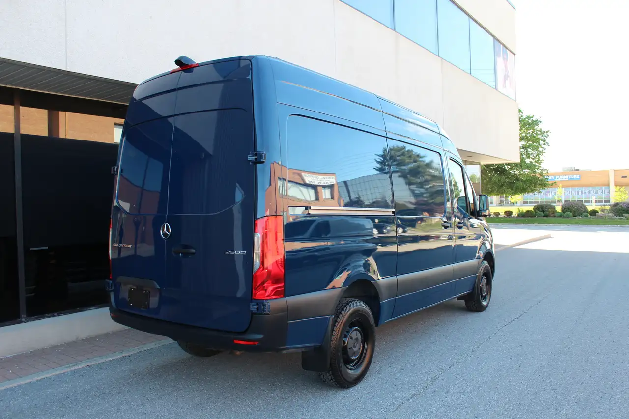 Mercedes-Benz Sprinter снимка Mercedes-Benz Sprinter