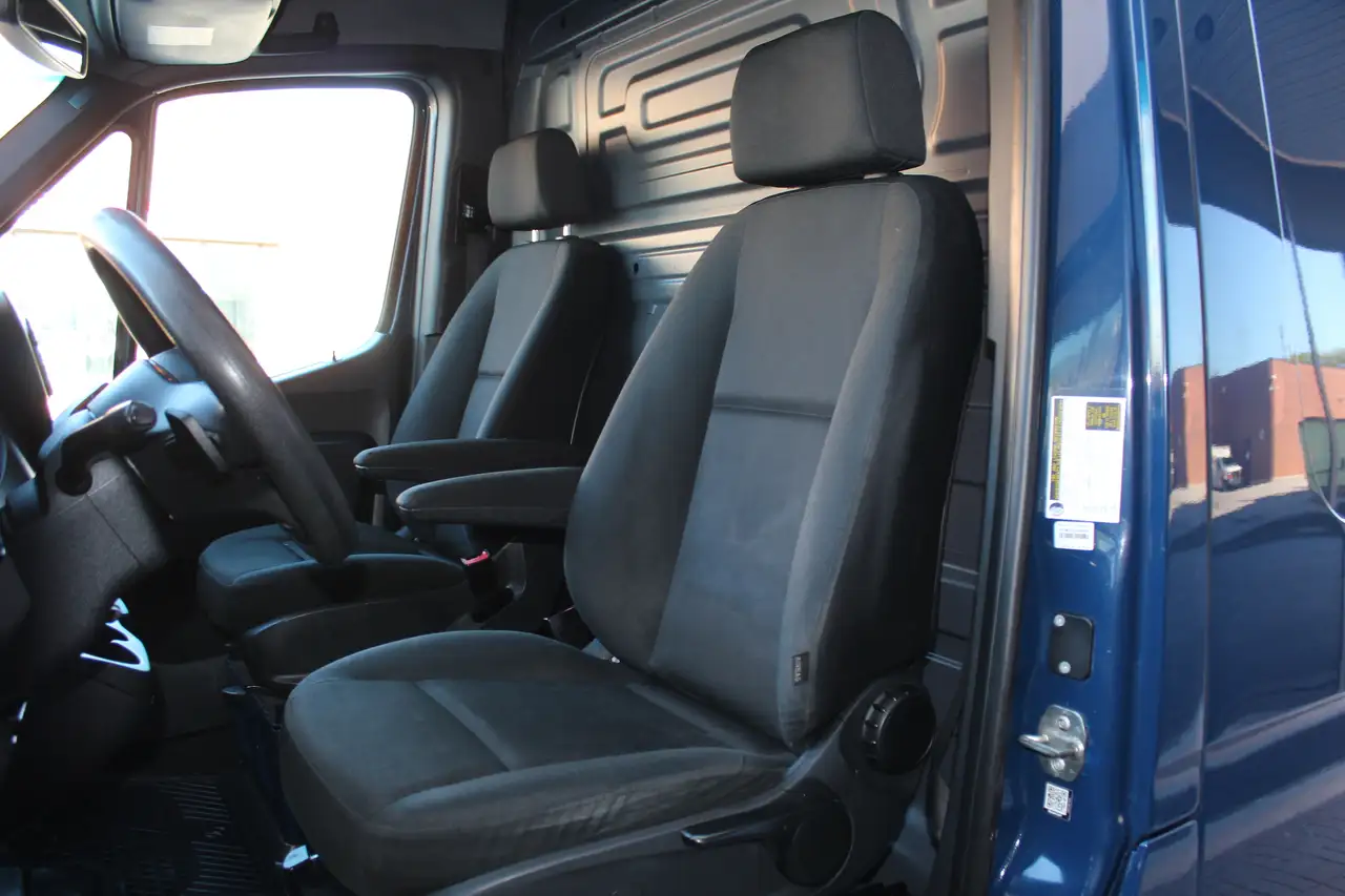 Mercedes-Benz Sprinter снимка Mercedes-Benz Sprinter