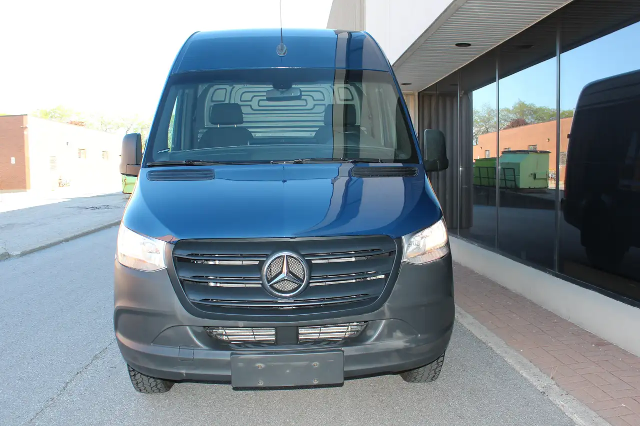 Mercedes-Benz Sprinter снимка Mercedes-Benz Sprinter