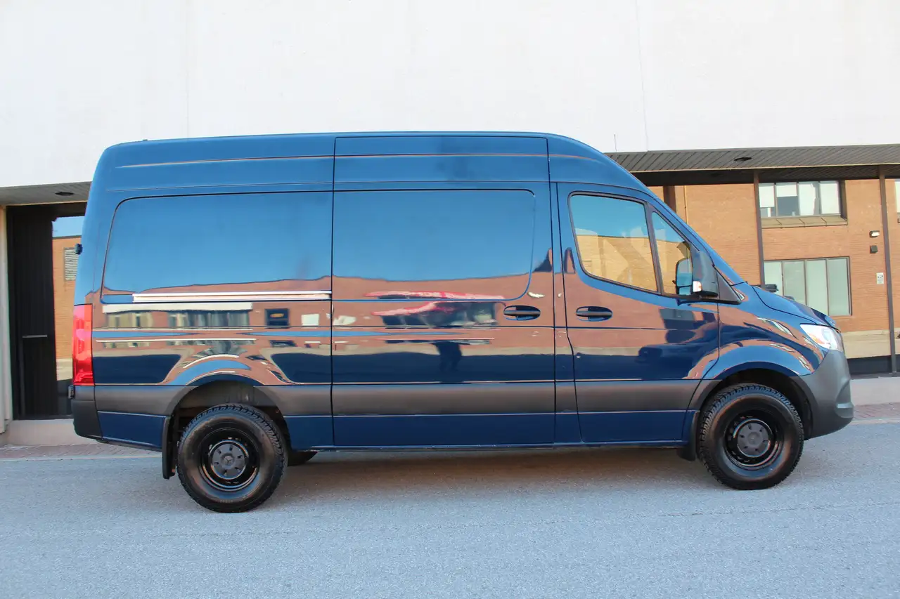 Mercedes-Benz Sprinter снимка Mercedes-Benz Sprinter