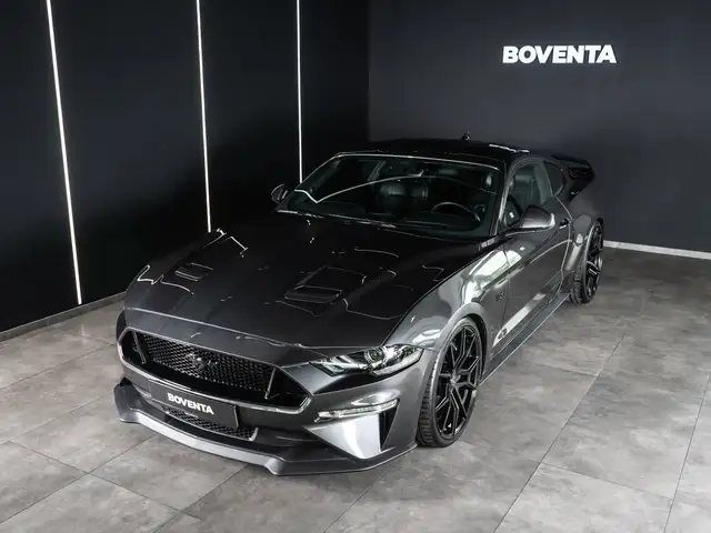 Ford Mustang view 3