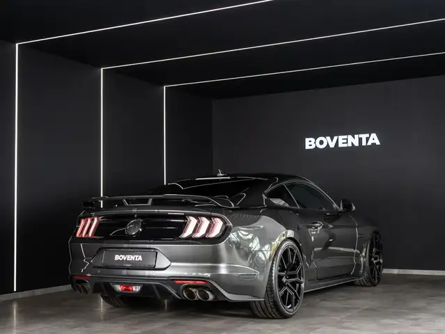 Ford Mustang view 8