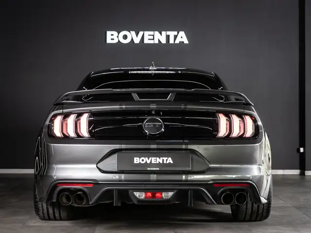 Ford Mustang view 9